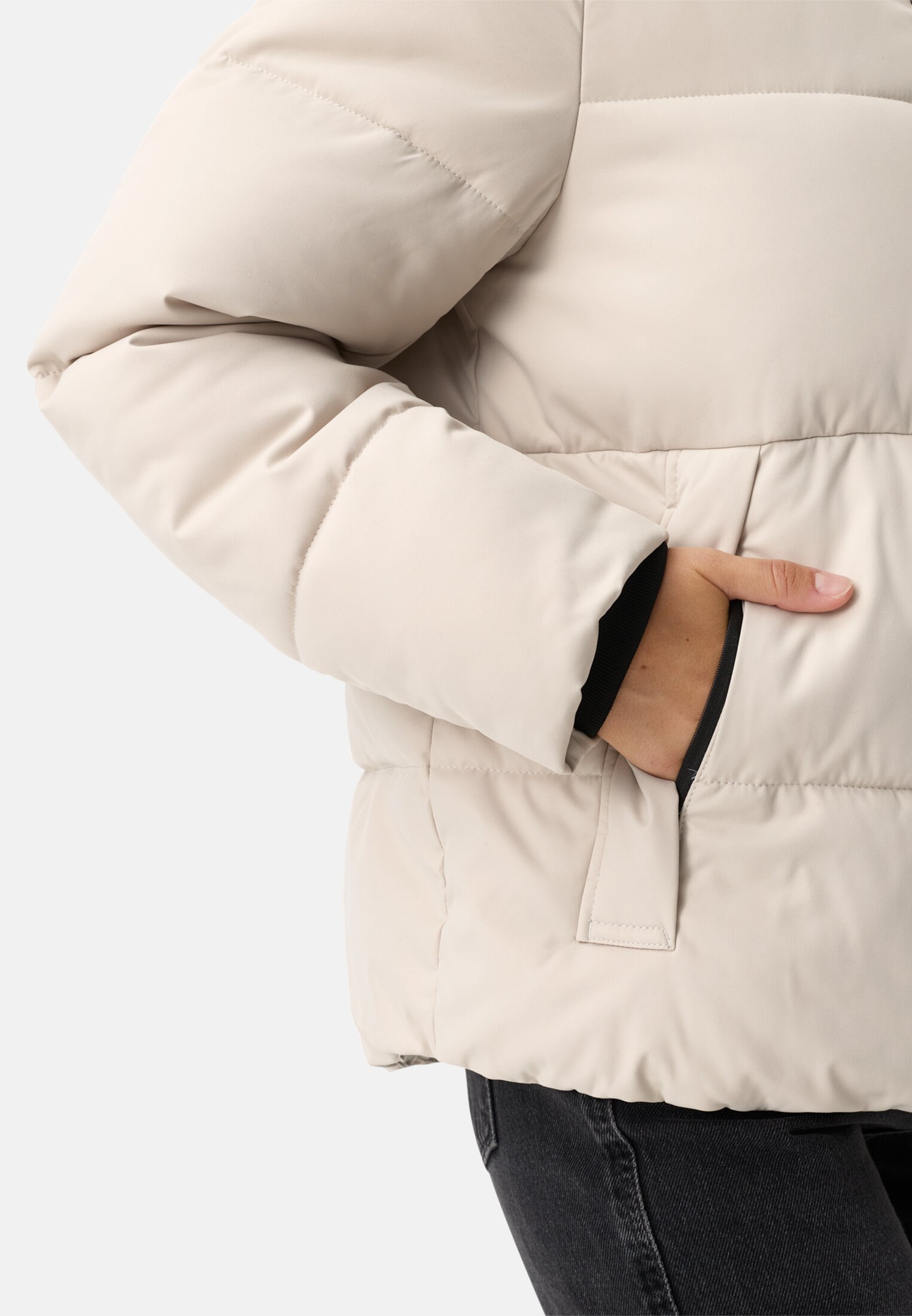 Damen Gefütterte Jacke mit reflektierenden Details Hafer getragen detailliert nah