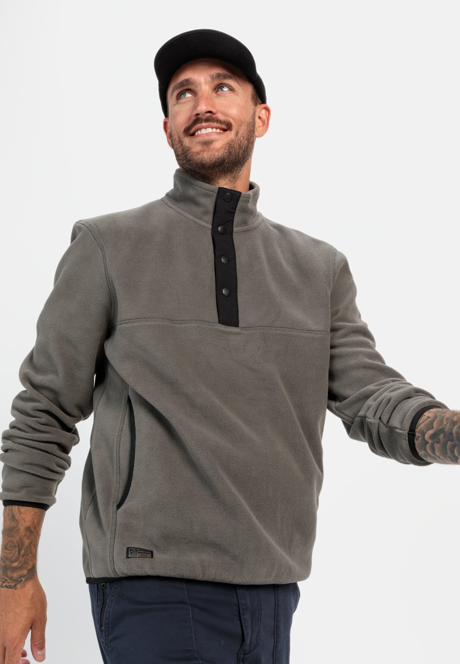 Men Fleece troyer made from recycled material Grey worn emotional