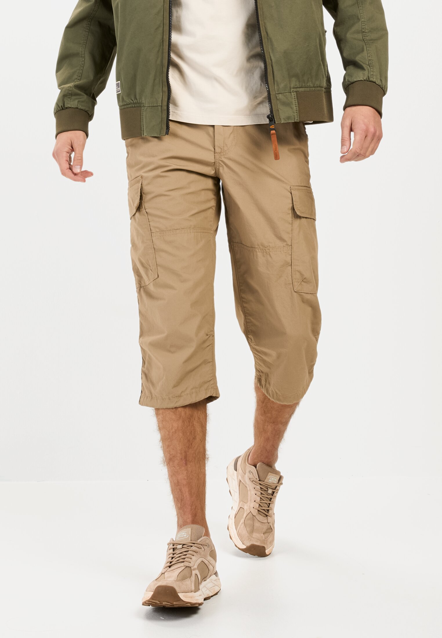 Heren 3/4 cargoshort met regular fit Bruin gedragen voor