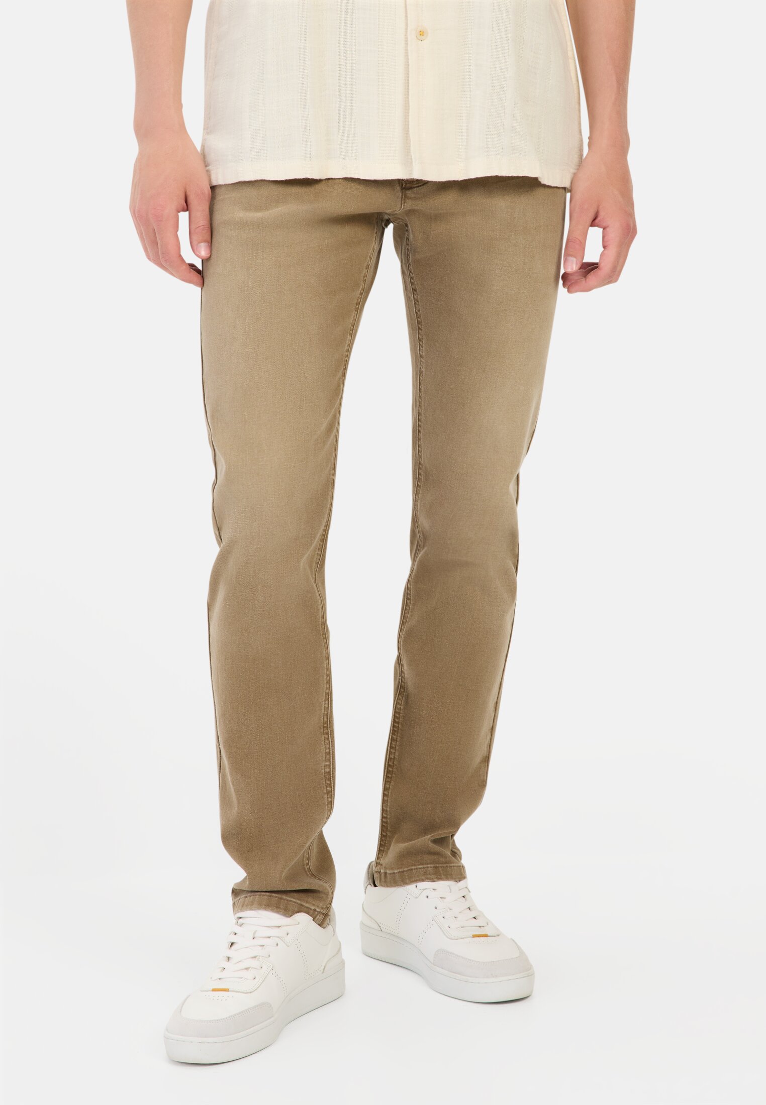 Men Slim fit jeans made from cotton Beige worn front