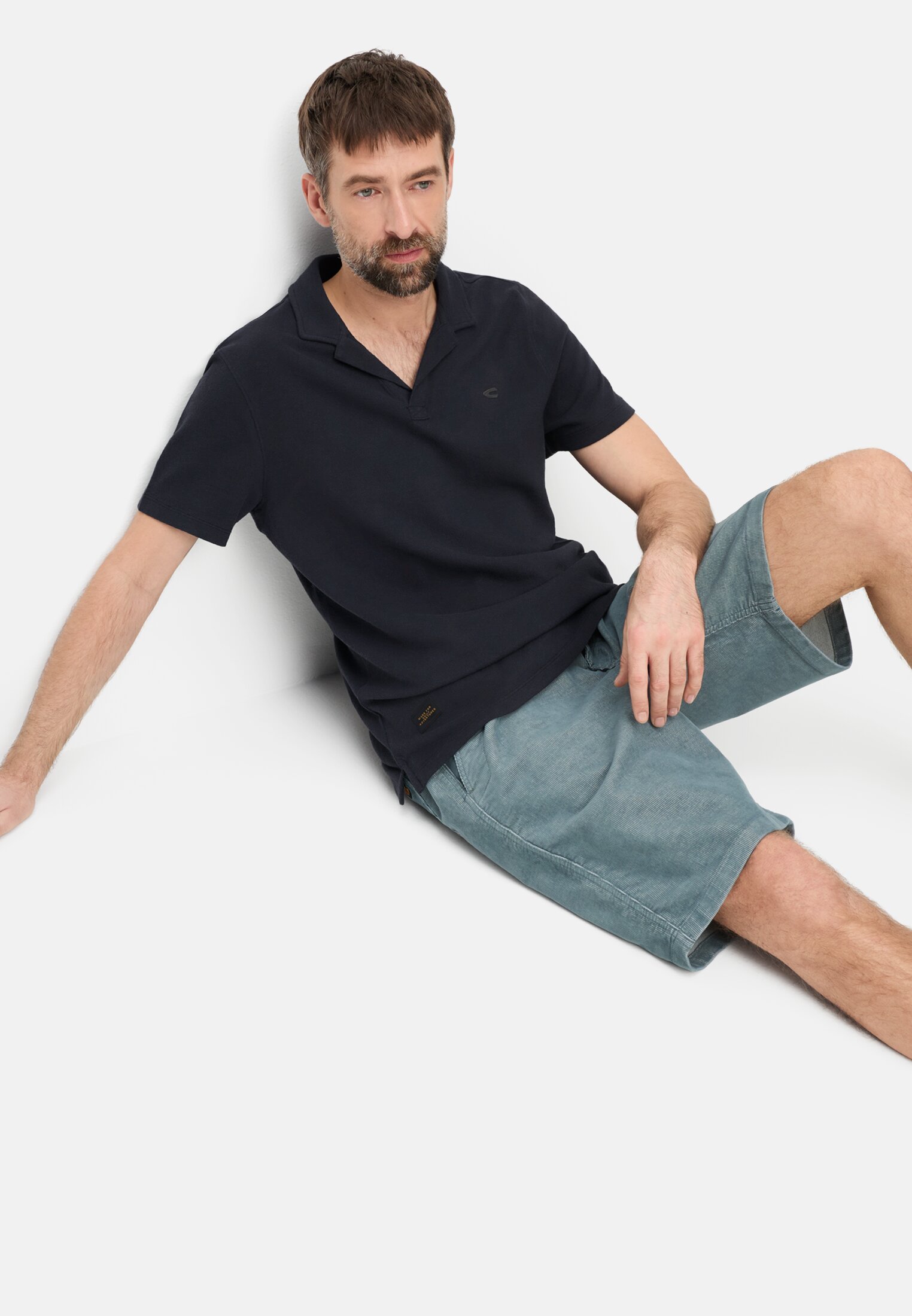 Men Polo shirt made of pure cotton Dark Blue worn emotional