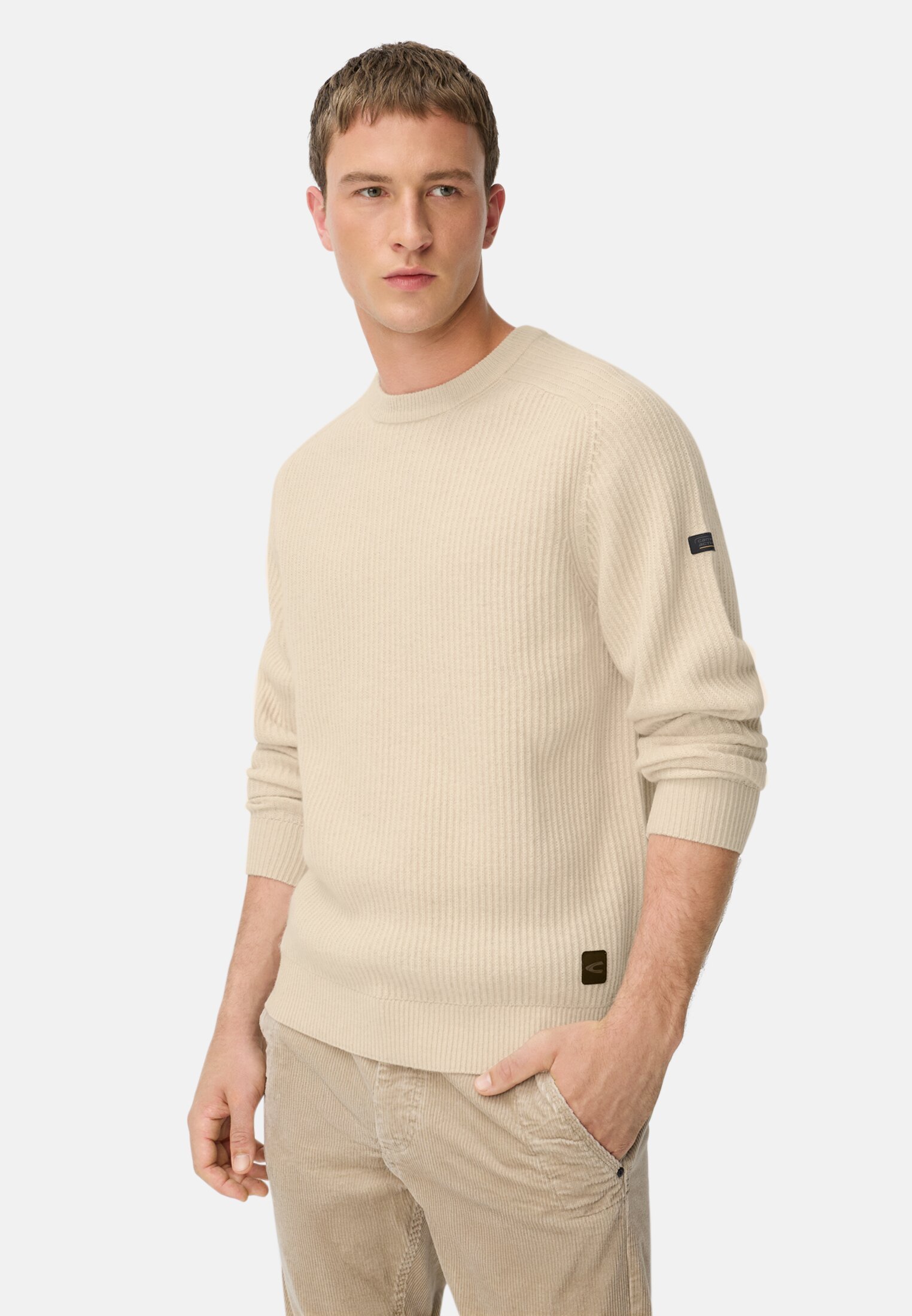 Herren Pullover aus reiner Wolle Hafer getragen vorn