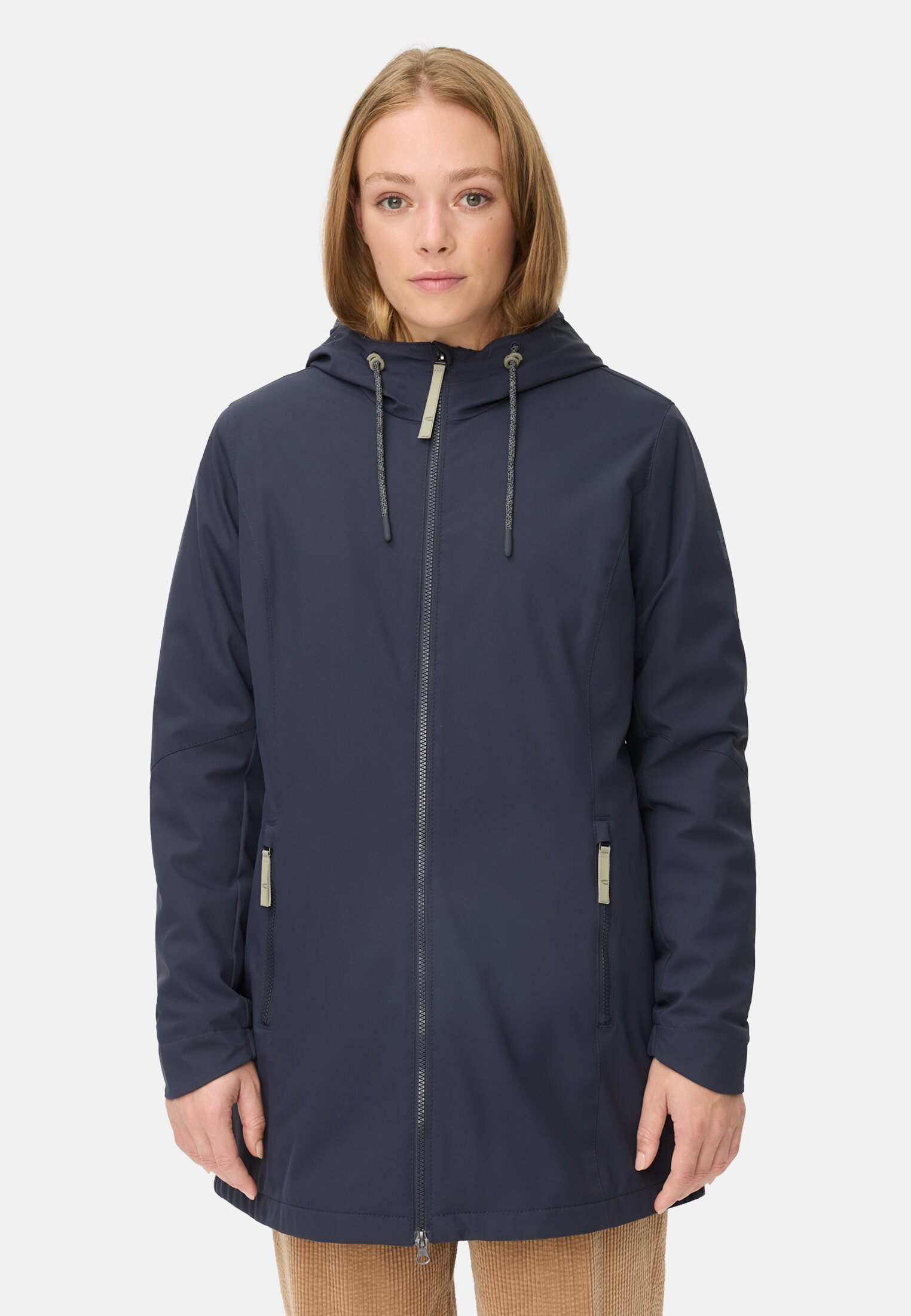 Women Functional jack in light weight softshell and reflective details Dark blue worn front