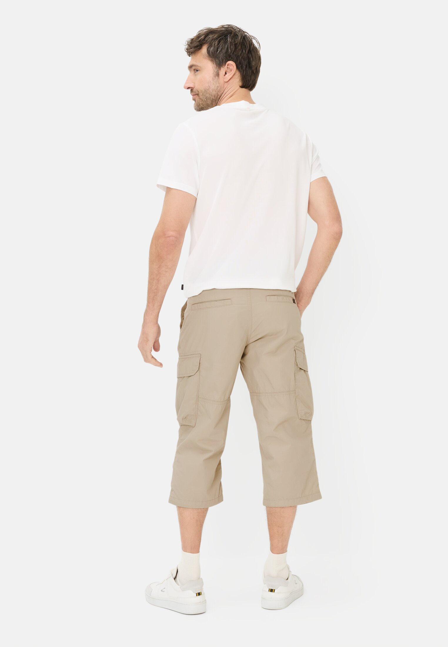 Men Cargo shorts made from pure cotton Beige worn back
