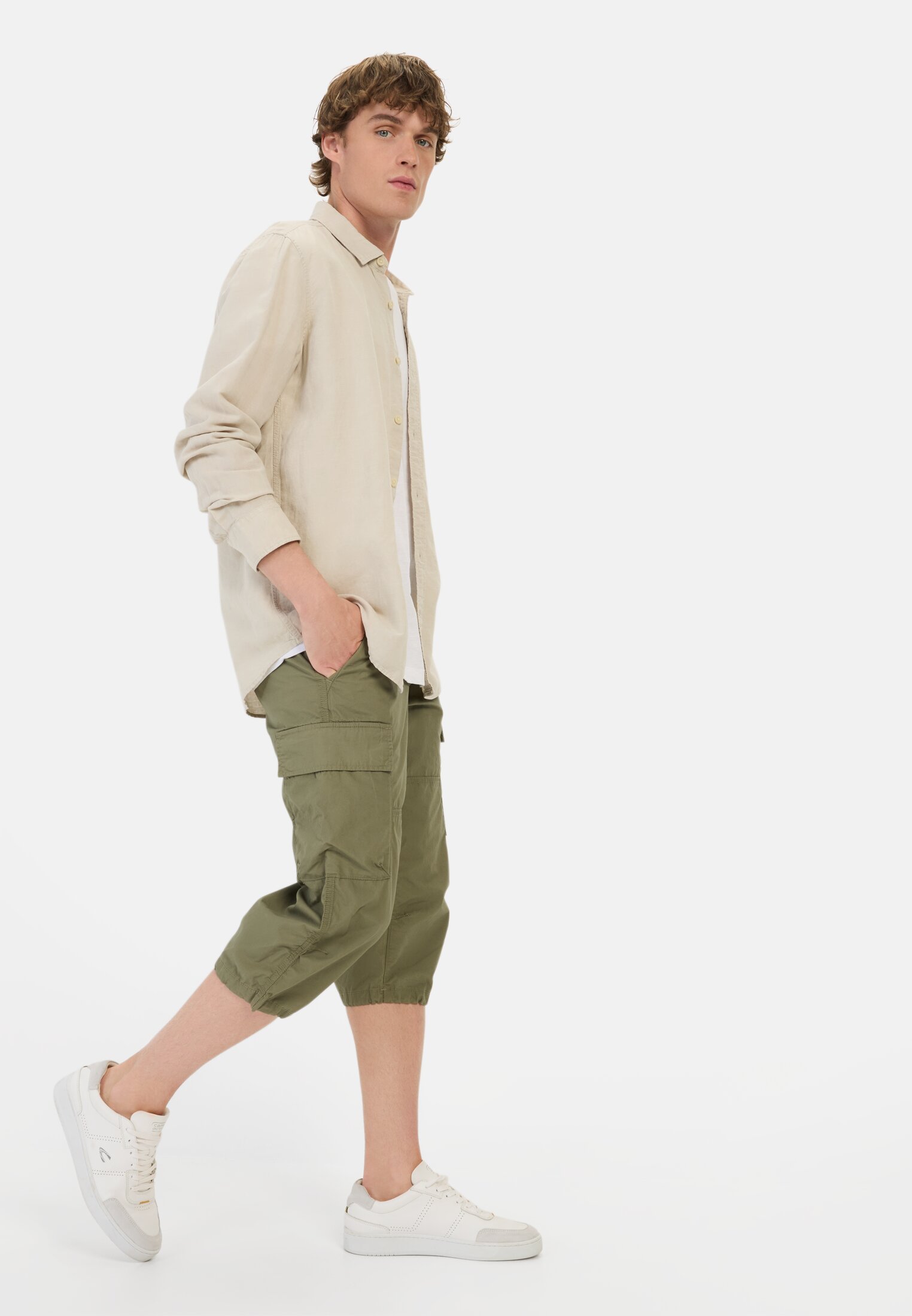 Men 3/4 Cargo-Shorts Regular Fit Khaki worn emotional