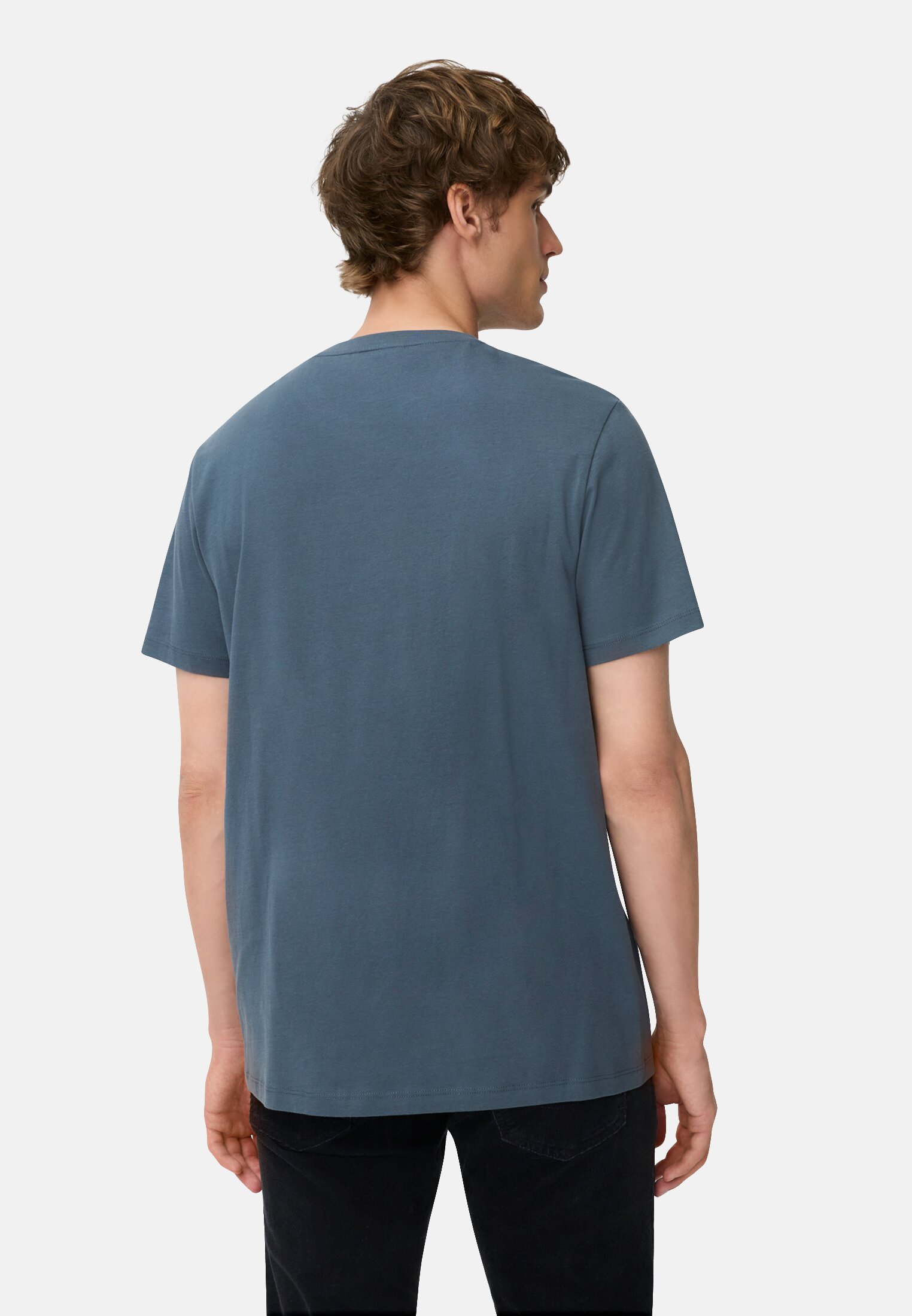 Men Printed T-shirt made from sustainable organic cotton Ink blue worn back