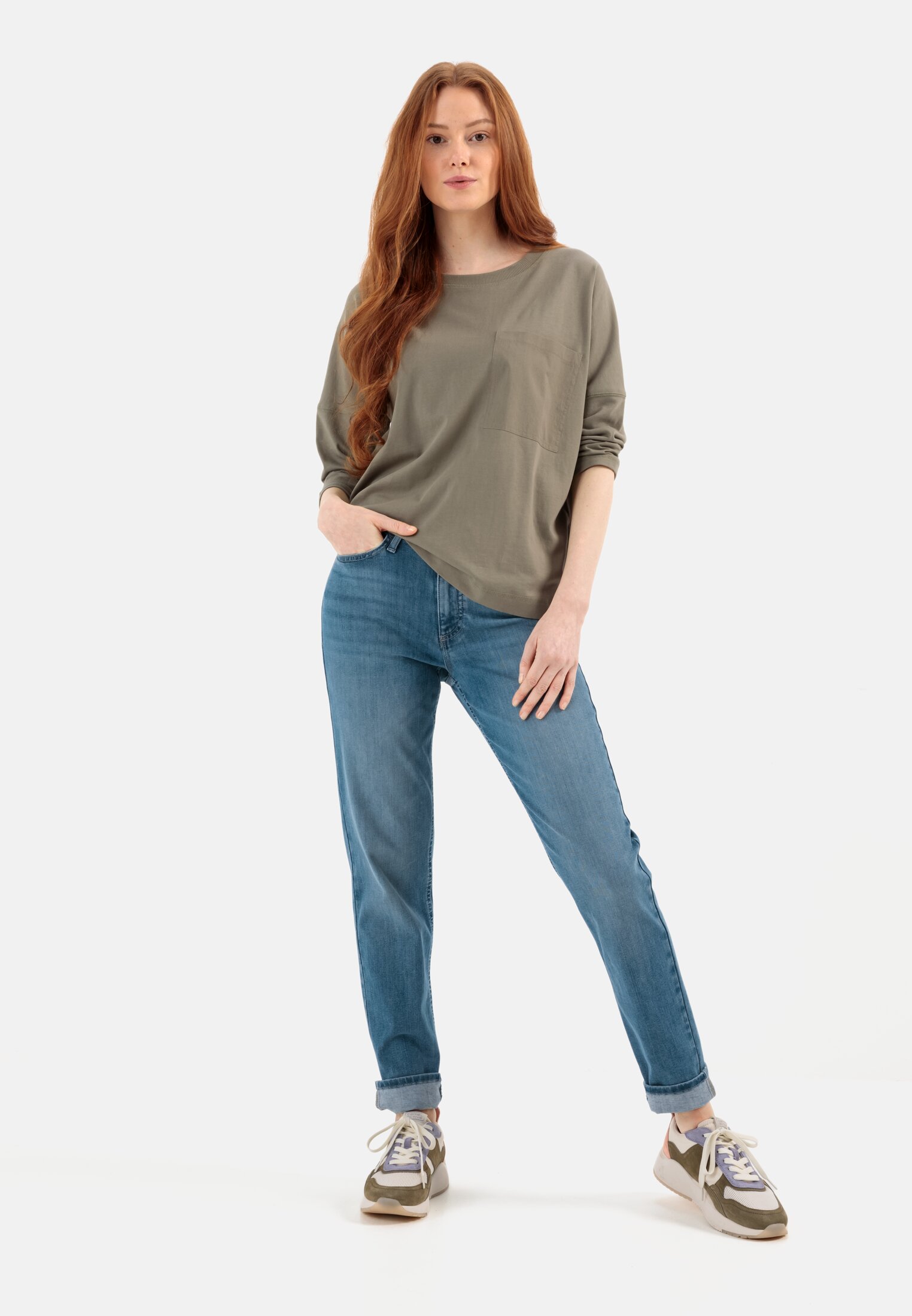 Damen T-Shirt mit 3/4- Ärmel Khaki getragen vorne Ganzkörper