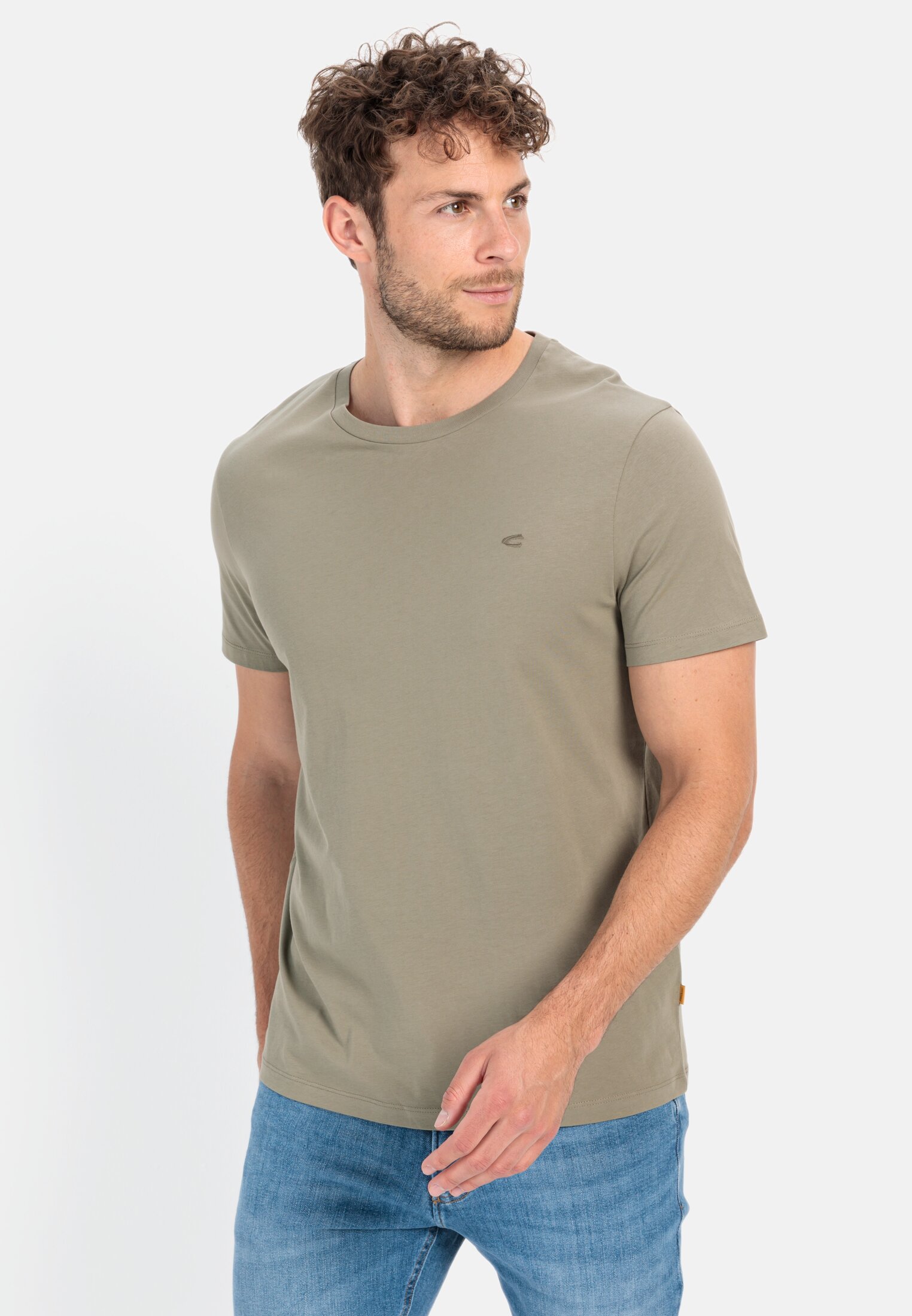 Herren Basic T-Shirt mit Rundhals aus Organic Cotton Khaki getragen vorn