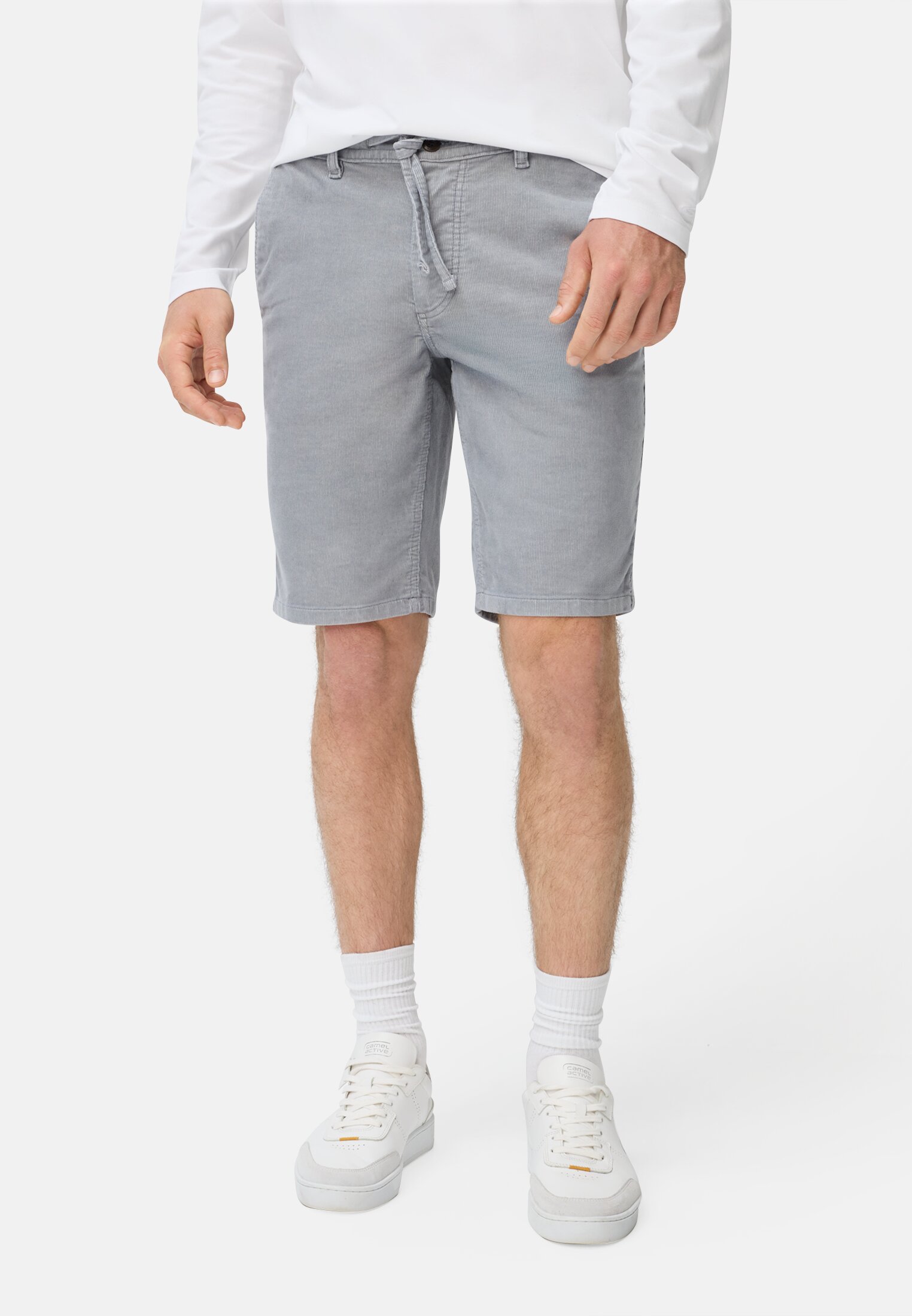 Heren Relaxed fit shorts in katoen-polyester mix Inktblauw gedragen voor