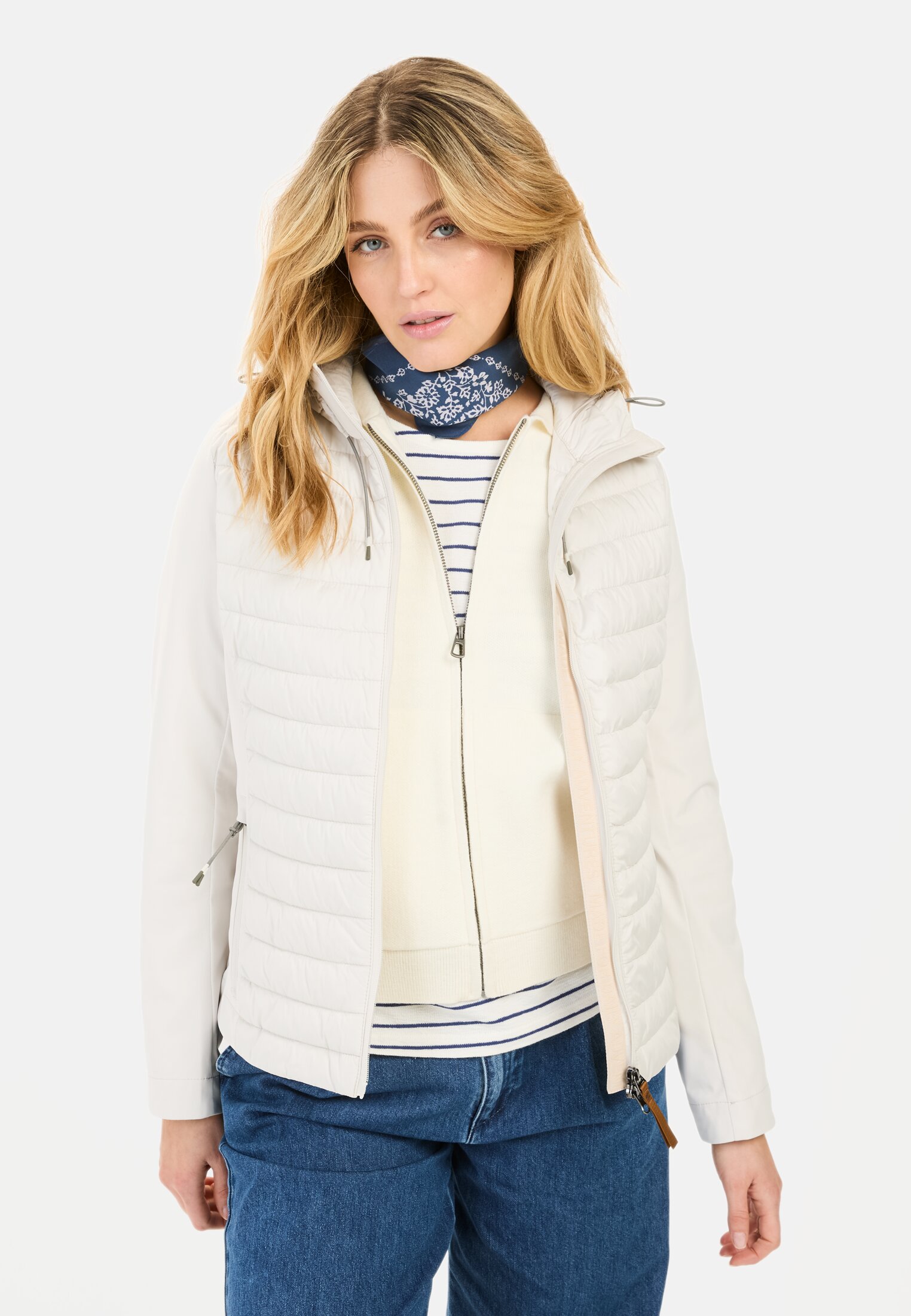 Women Quilted jacket made from recycled polyester Pearl worn front
