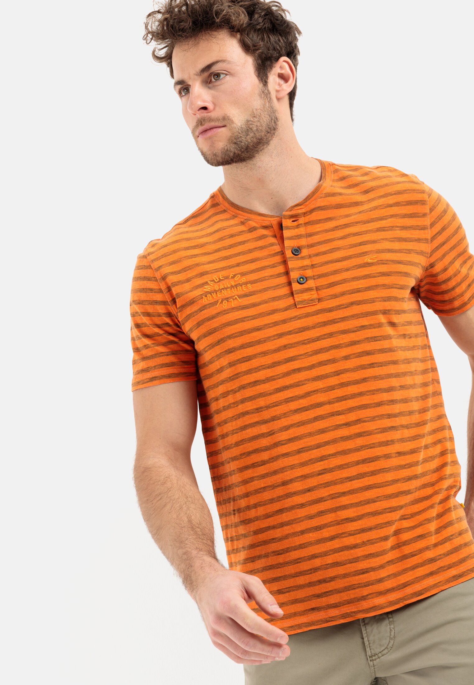 Men Henley shirt with striped pattern Orange worn emotional