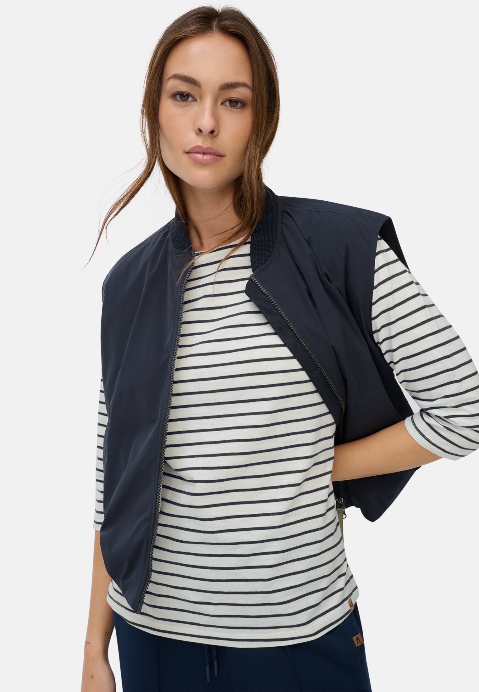 Women 3/4-sleeve T-shirt with side slits Blue and white striped worn emotional
