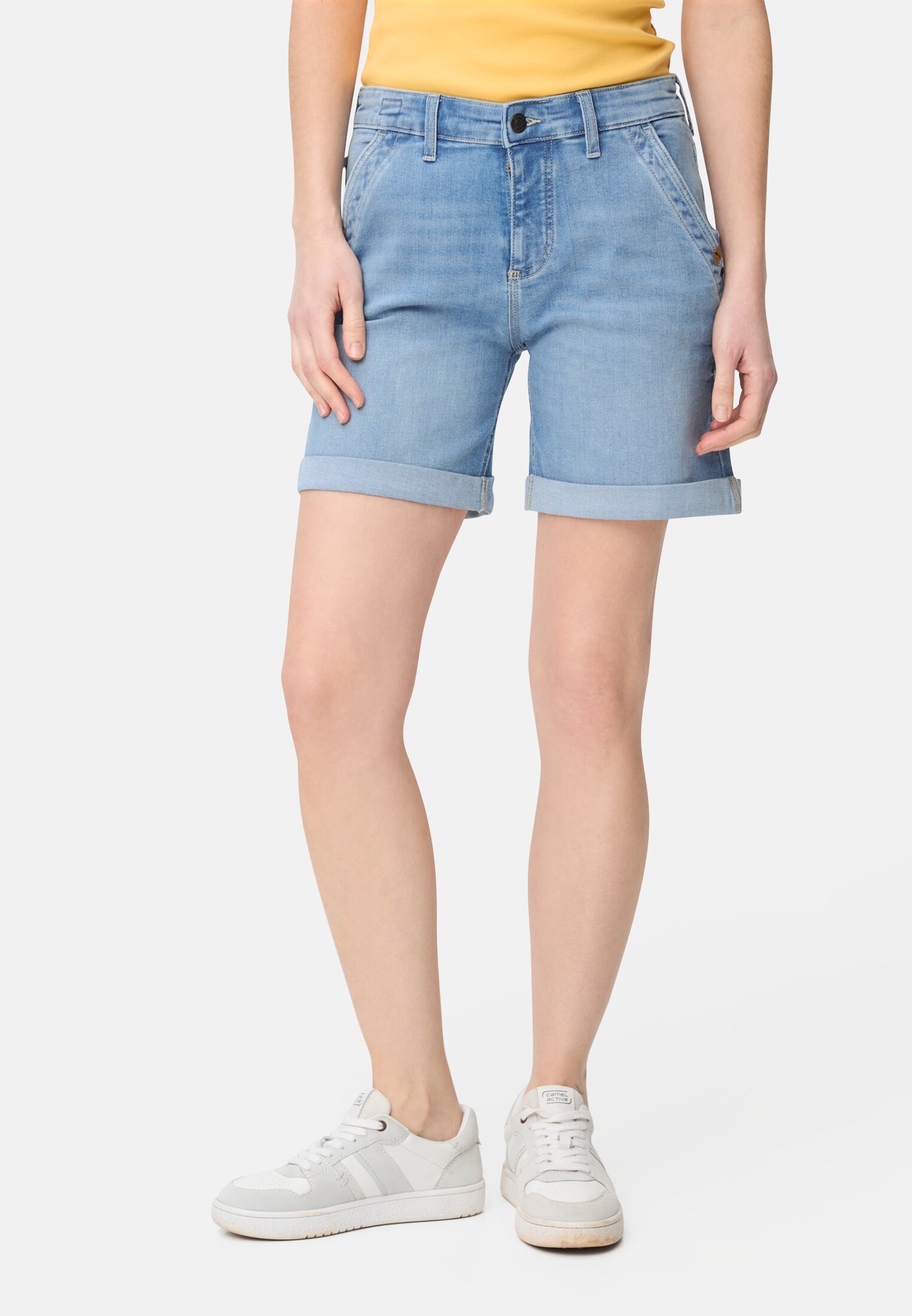 Vrouwen Bermuda Shorts van een katoenmix Lichtblauw gedragen voor