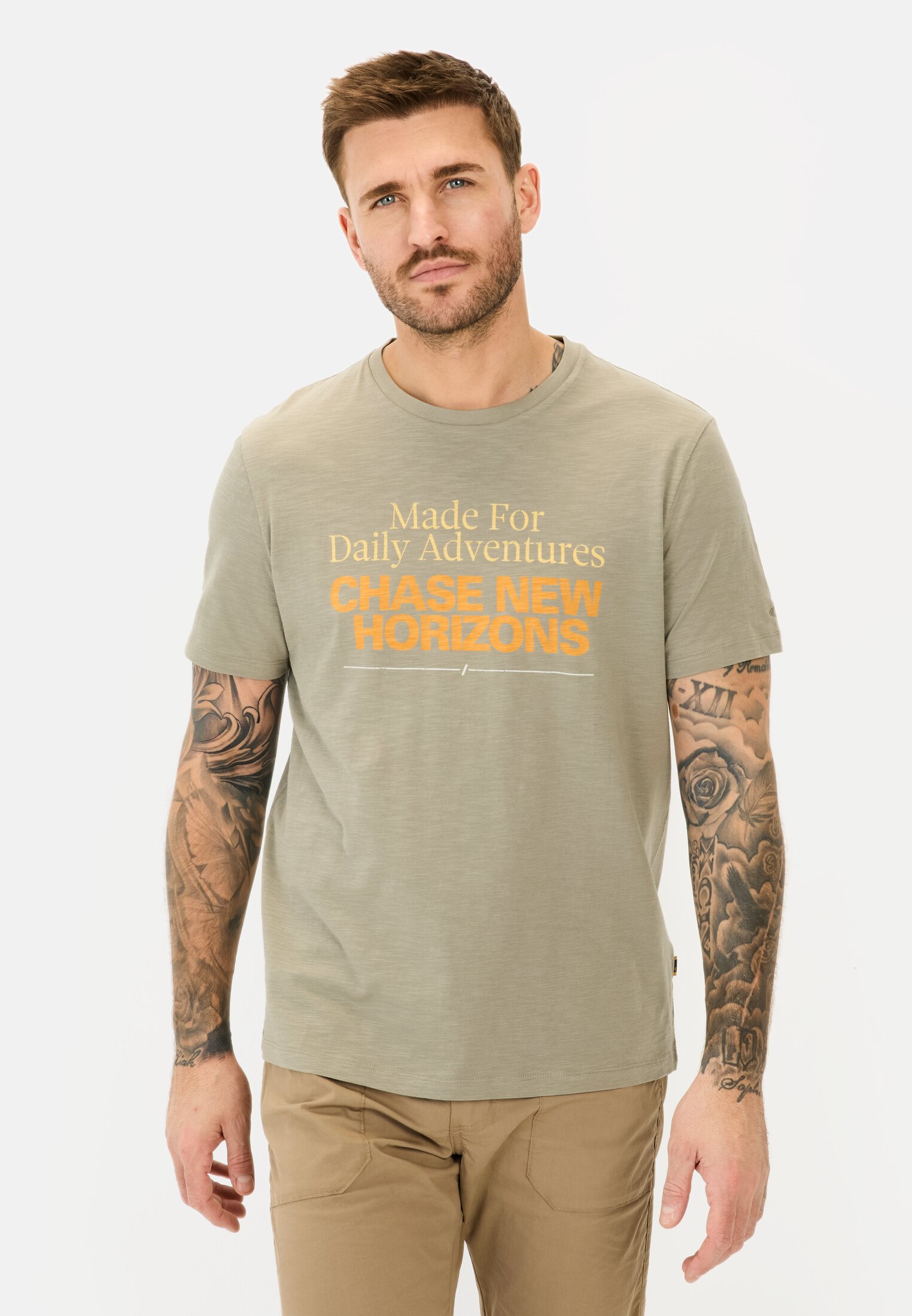 Men T-shirt with print made from organic cotton Khaki worn front