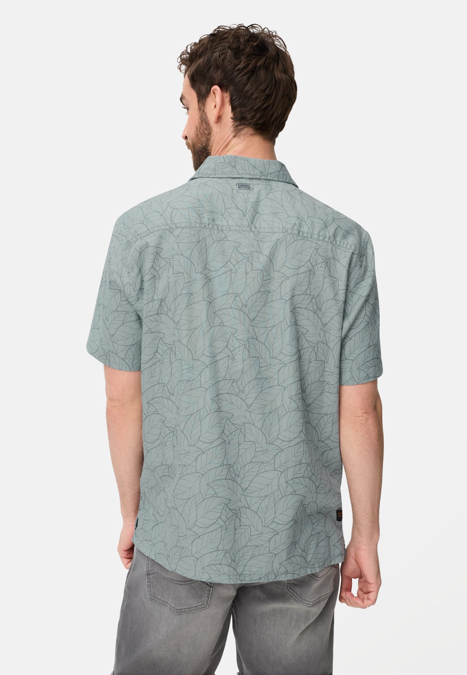 Heren kortemouwen overhemd met borstzakken Stormblauw gedragen achter