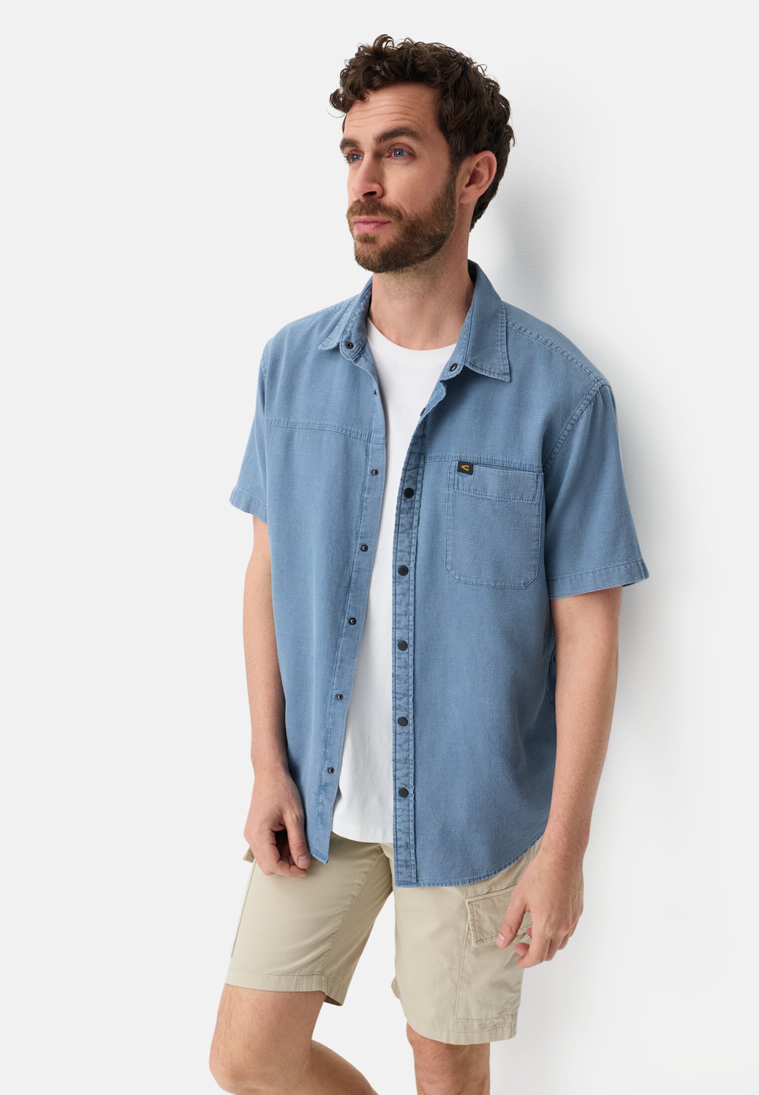 Men Short sleeve shirt made of pure cotton Sky Blue worn emotional