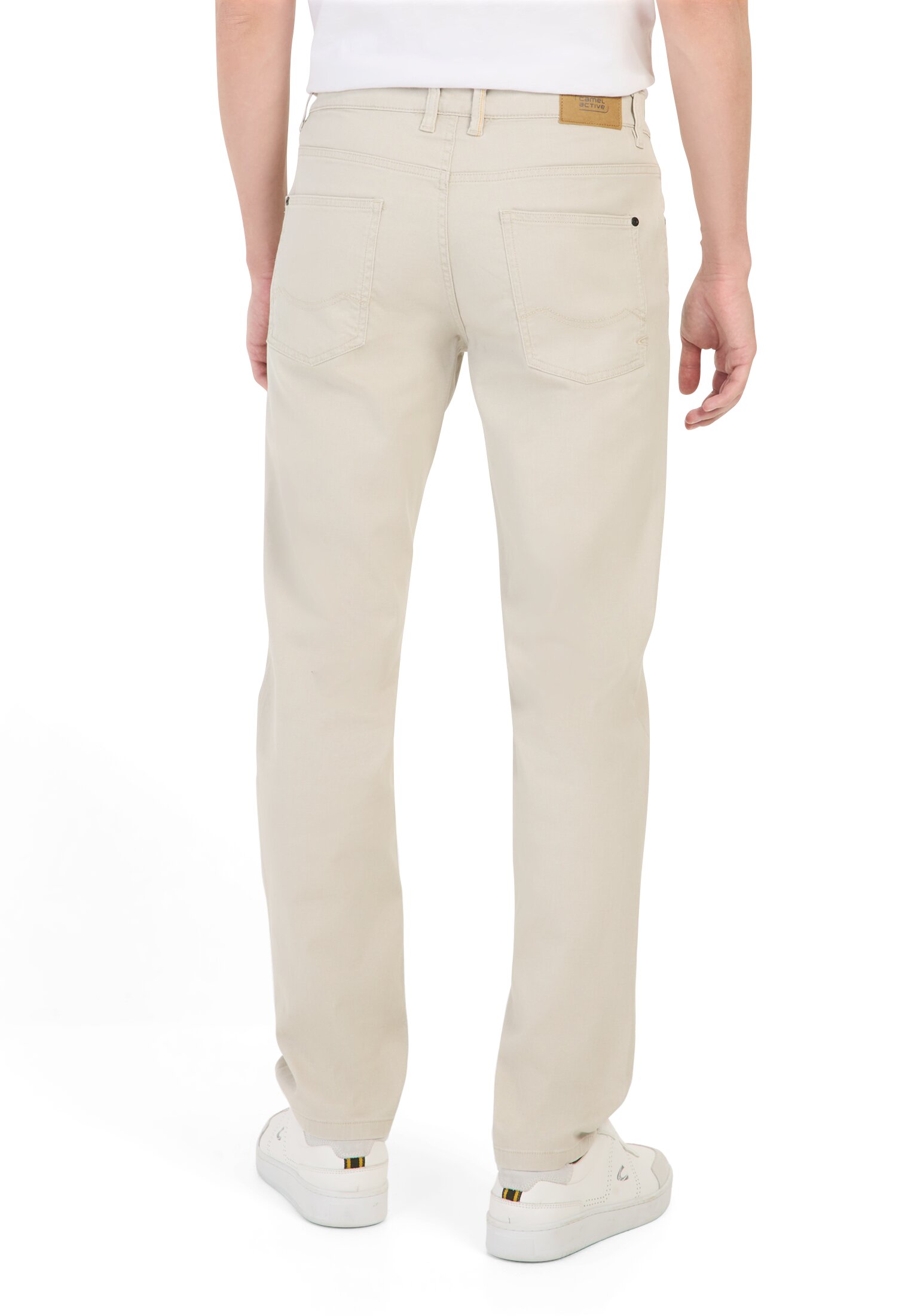 camelactive_Jeans_Beige_488R51-5F77-16_M2 Herren Regular Fit 5-Pocket Hose Beige getragen hinten