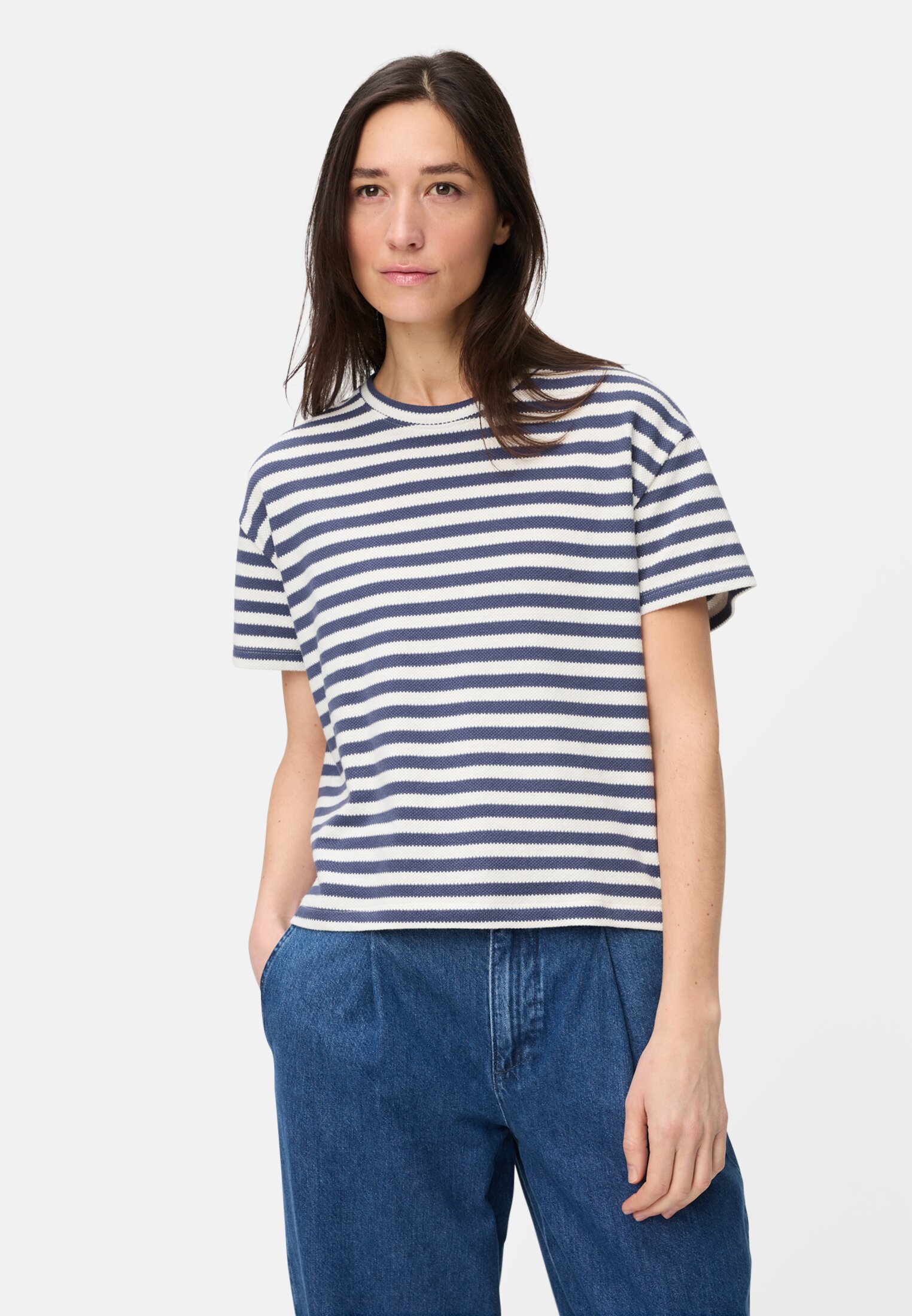 Women T-shirt with crew neck Ocean Blue worn front