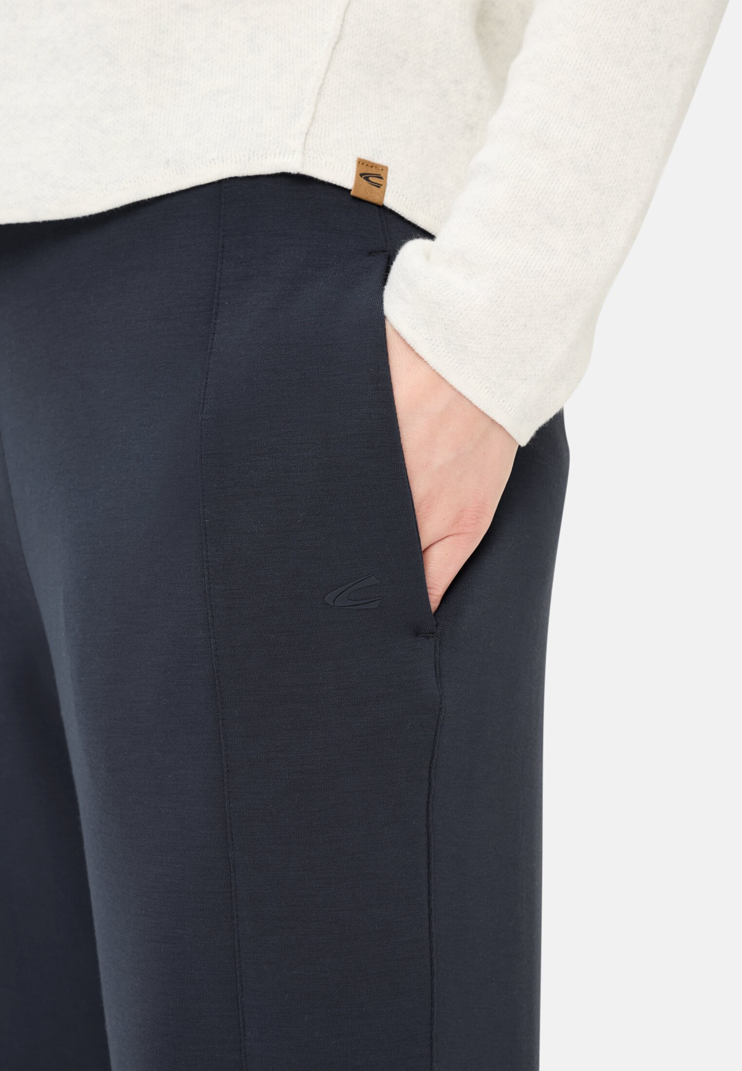 Women Jogger with elastic waistband Dark Blue worn detail close