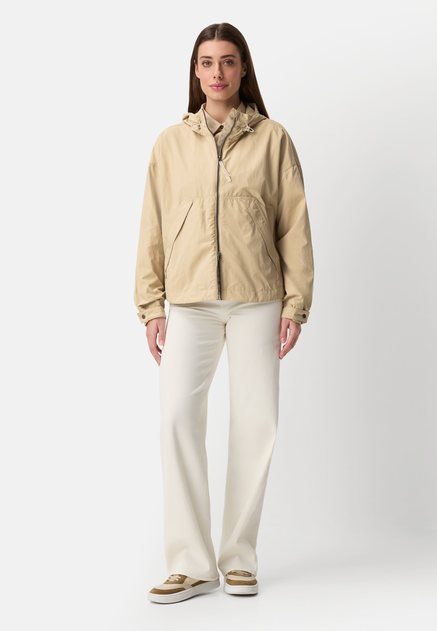 Women Blouson with 2-way zipper Sand worn front full body