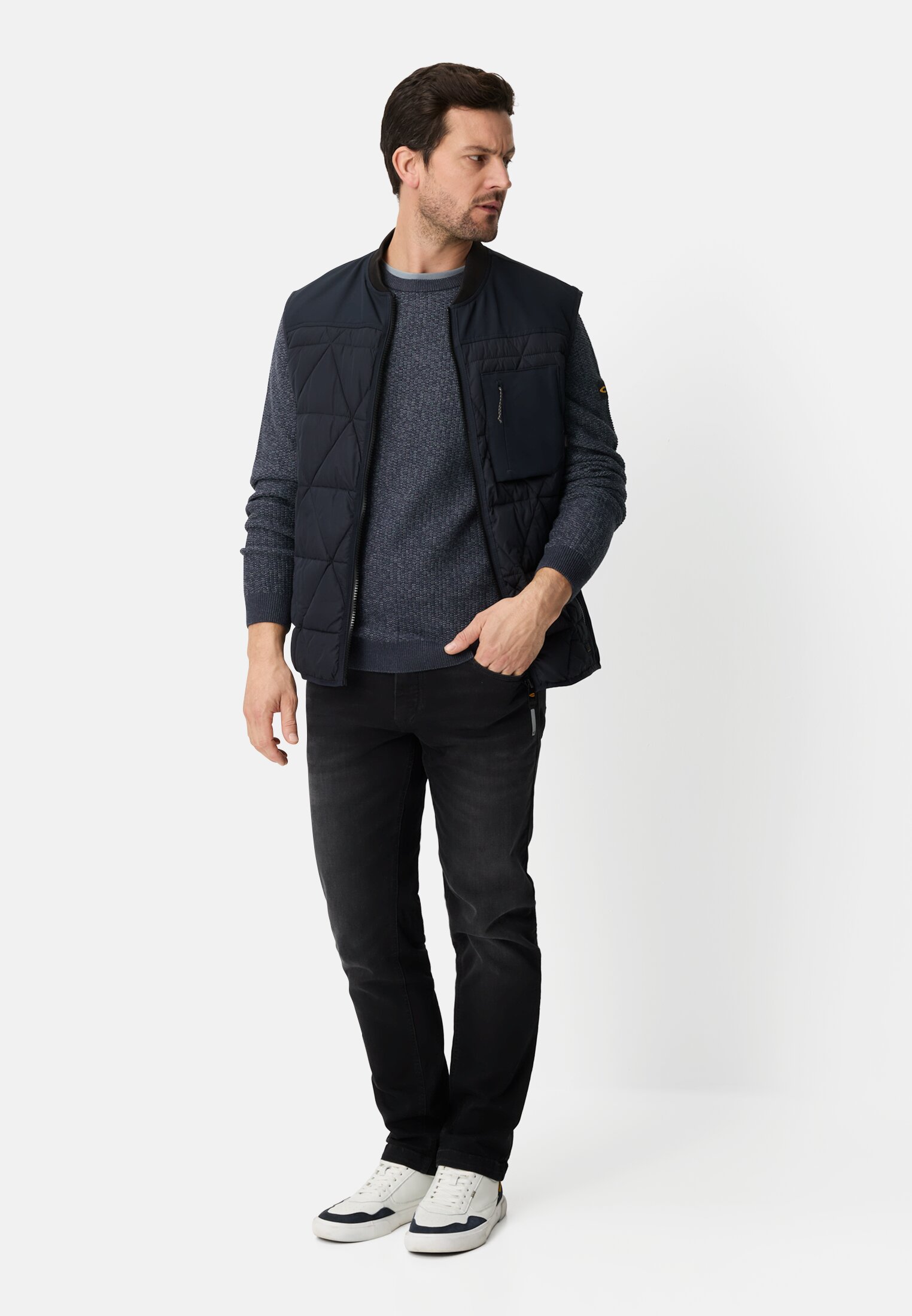 Men Knitted sweater with a round neck collar Ink blue worn front full body