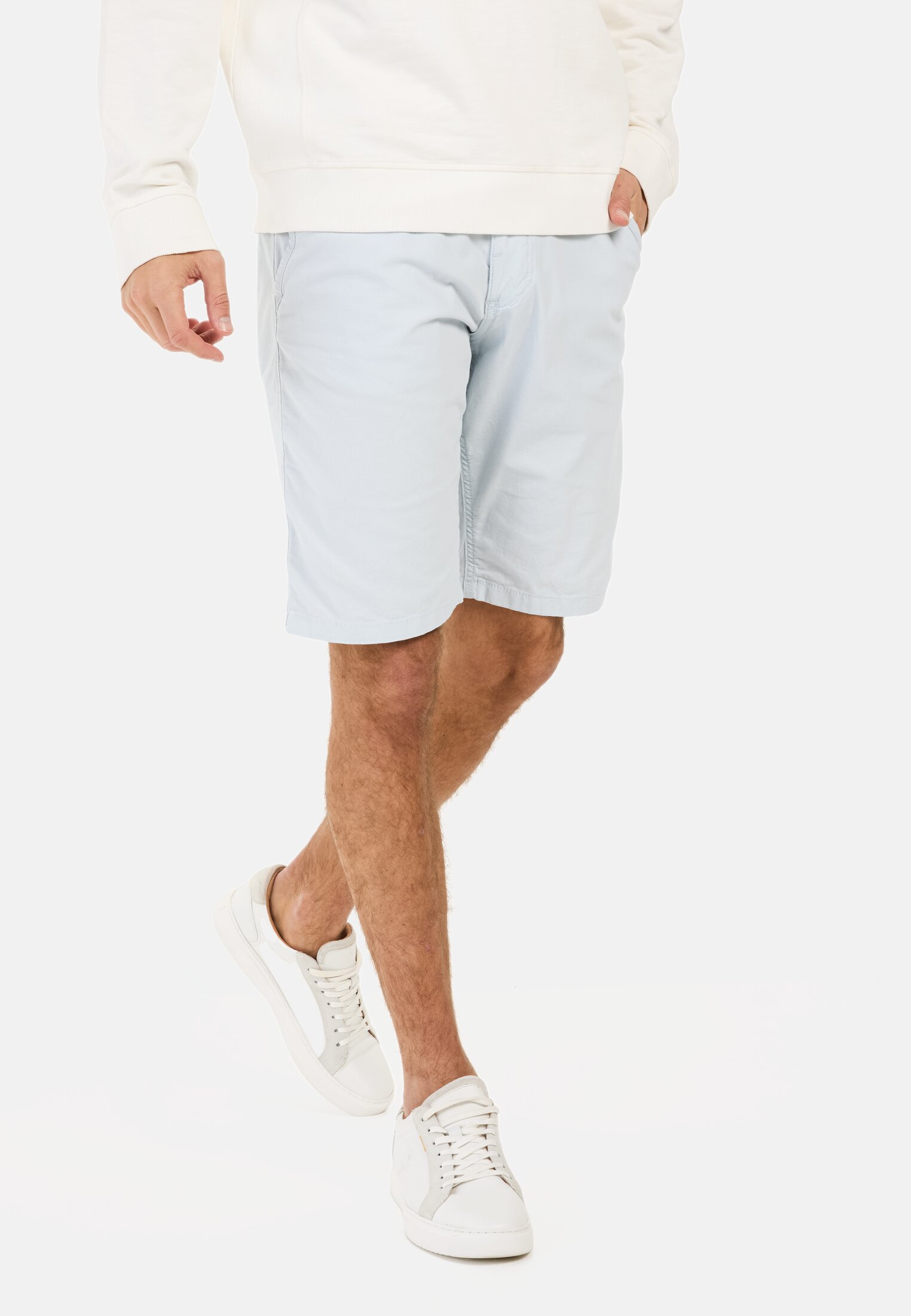 Men Cotton chino shorts with stretch Light Blue worn front