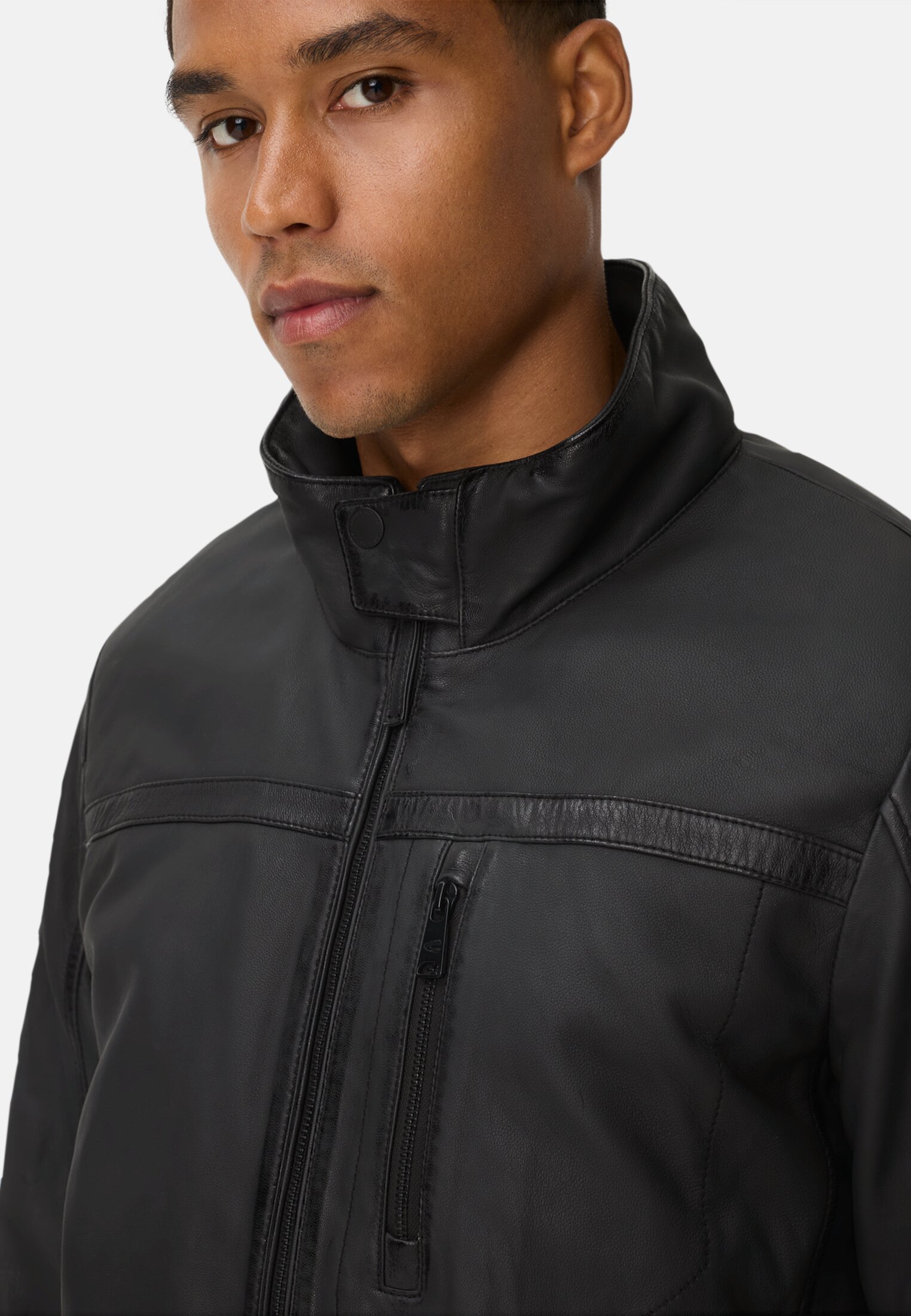 Men Leather jacket with stand-up collar Black worn detail close