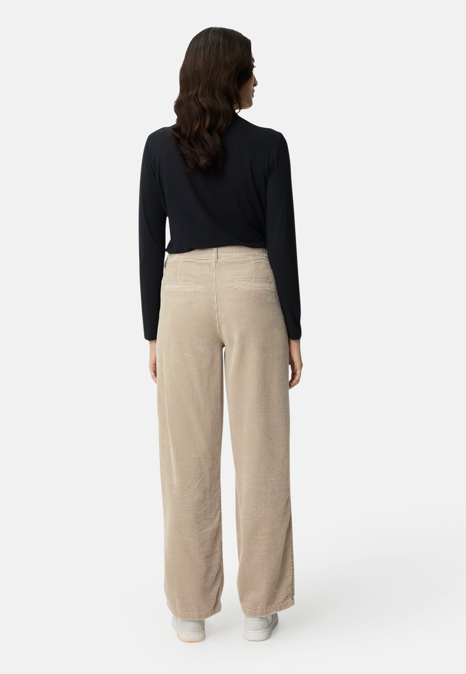 Women Relaxed fit chino trousers made of cotton Light Beige worn back