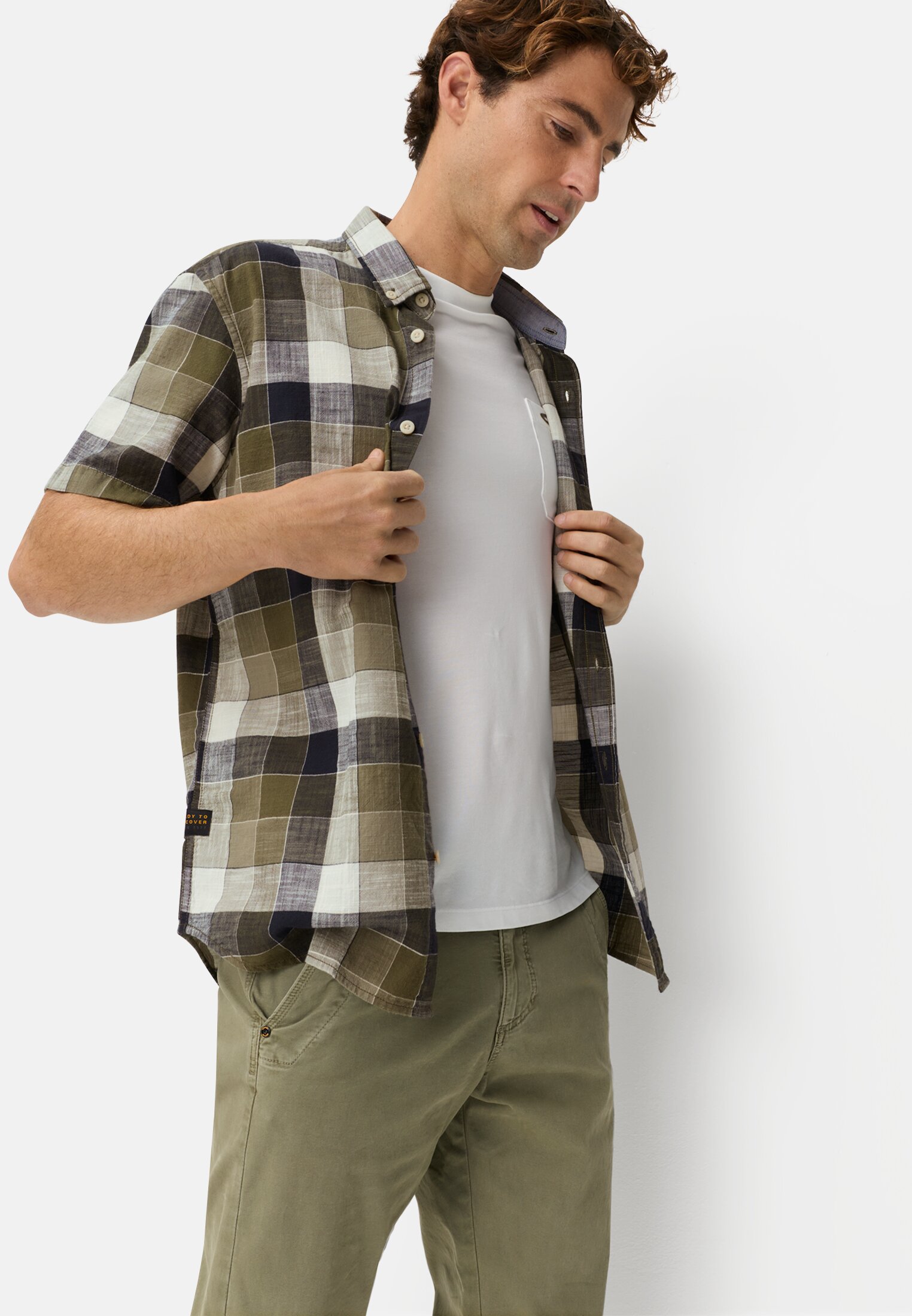 Men Checkered shirt made of pure cotton Olive Green worn emotional