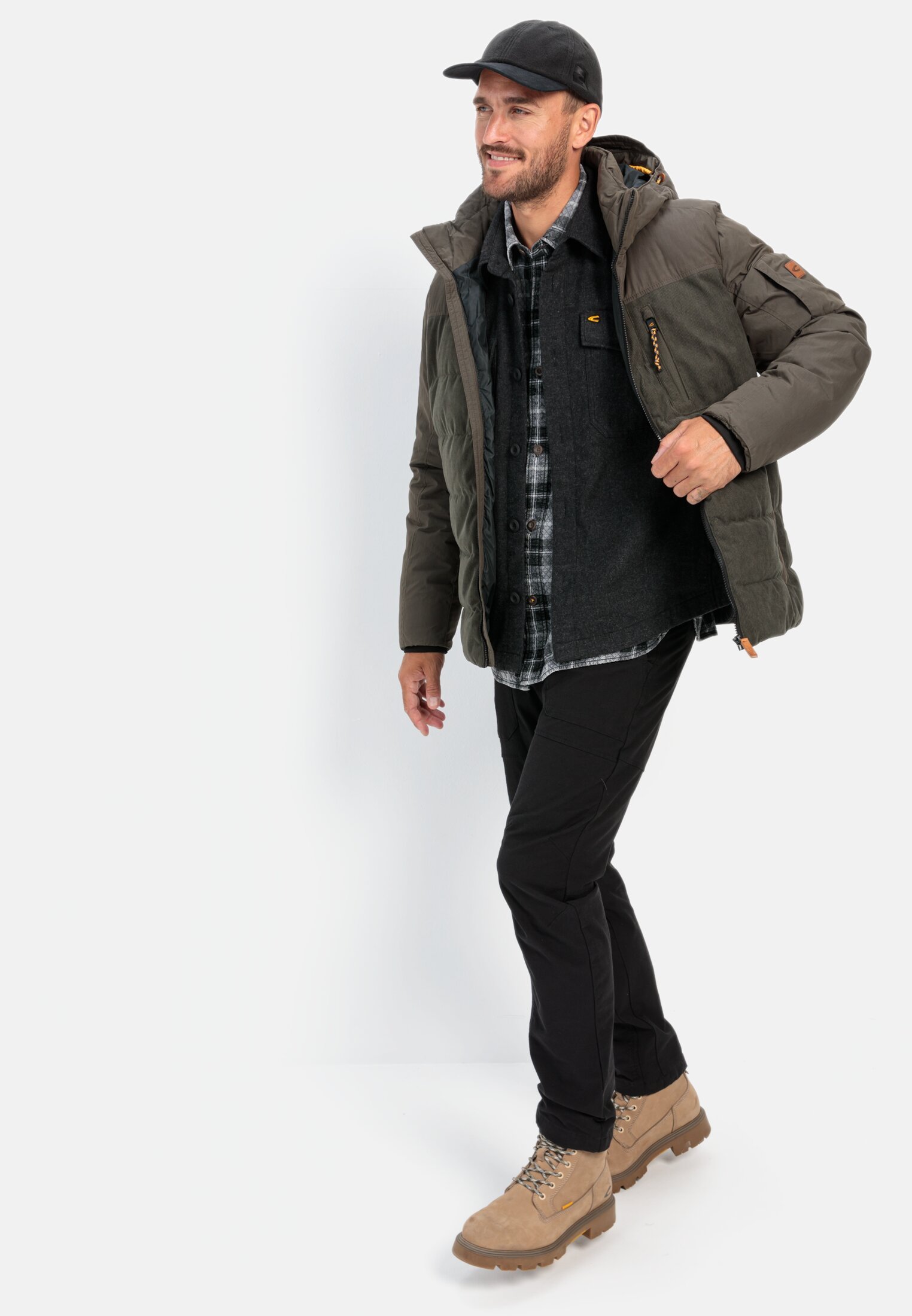 Men Quilted blouson with detachable hood Khaki worn emotional