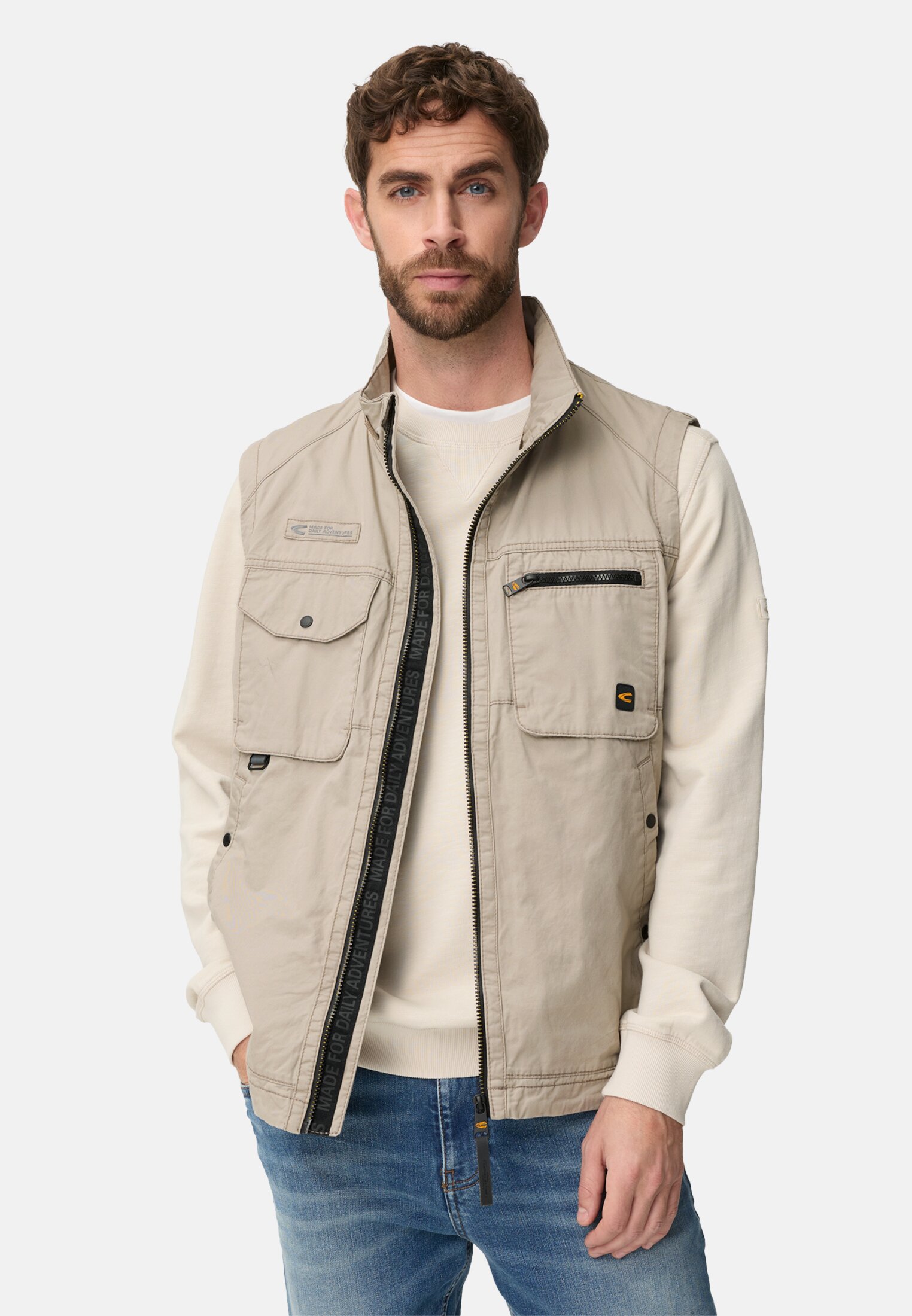 Men Outdoor vest with inner pockets Beige worn front