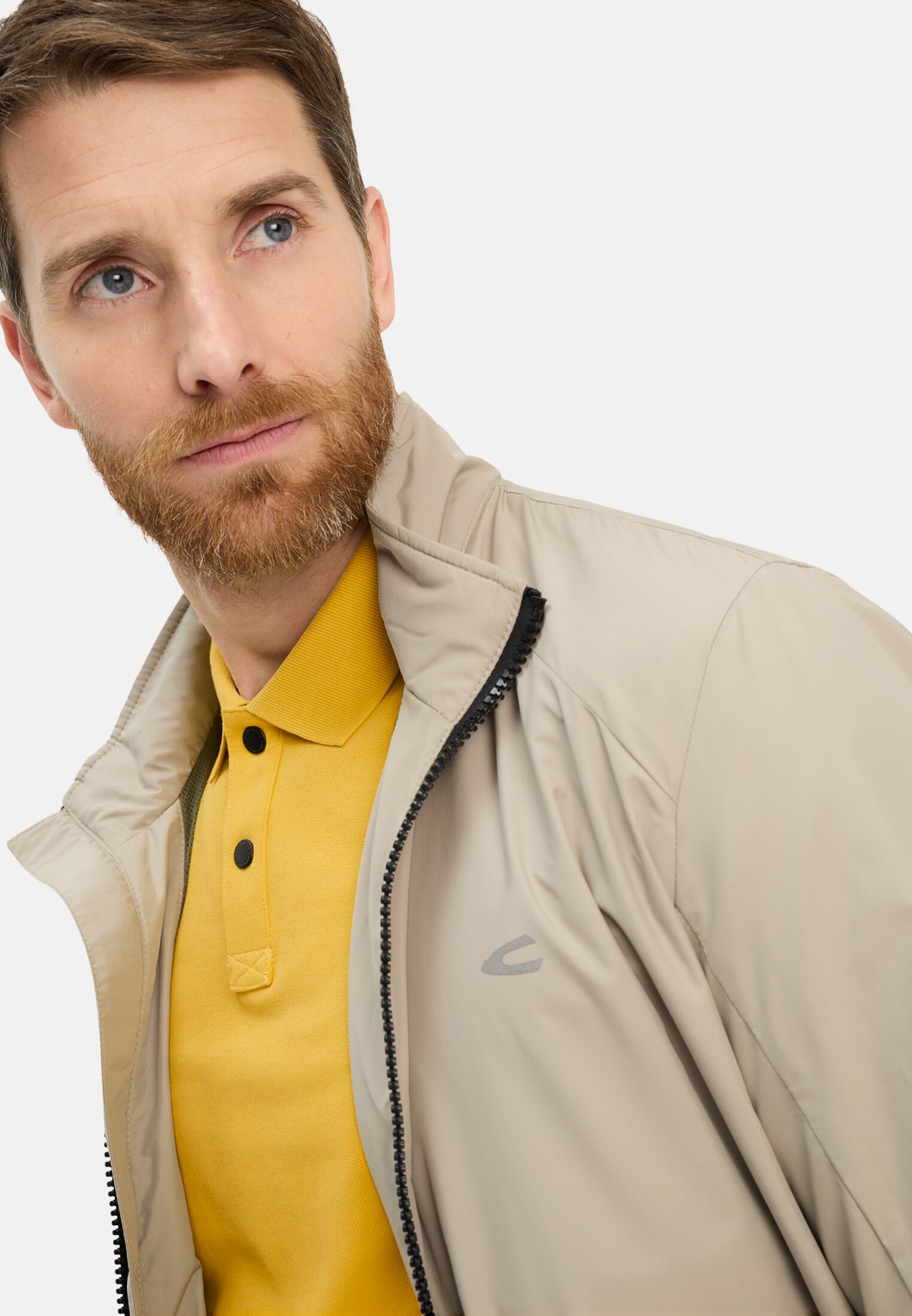 Herren Poloshirt mit Kontrastdetails Sonnengelb getragen emotional