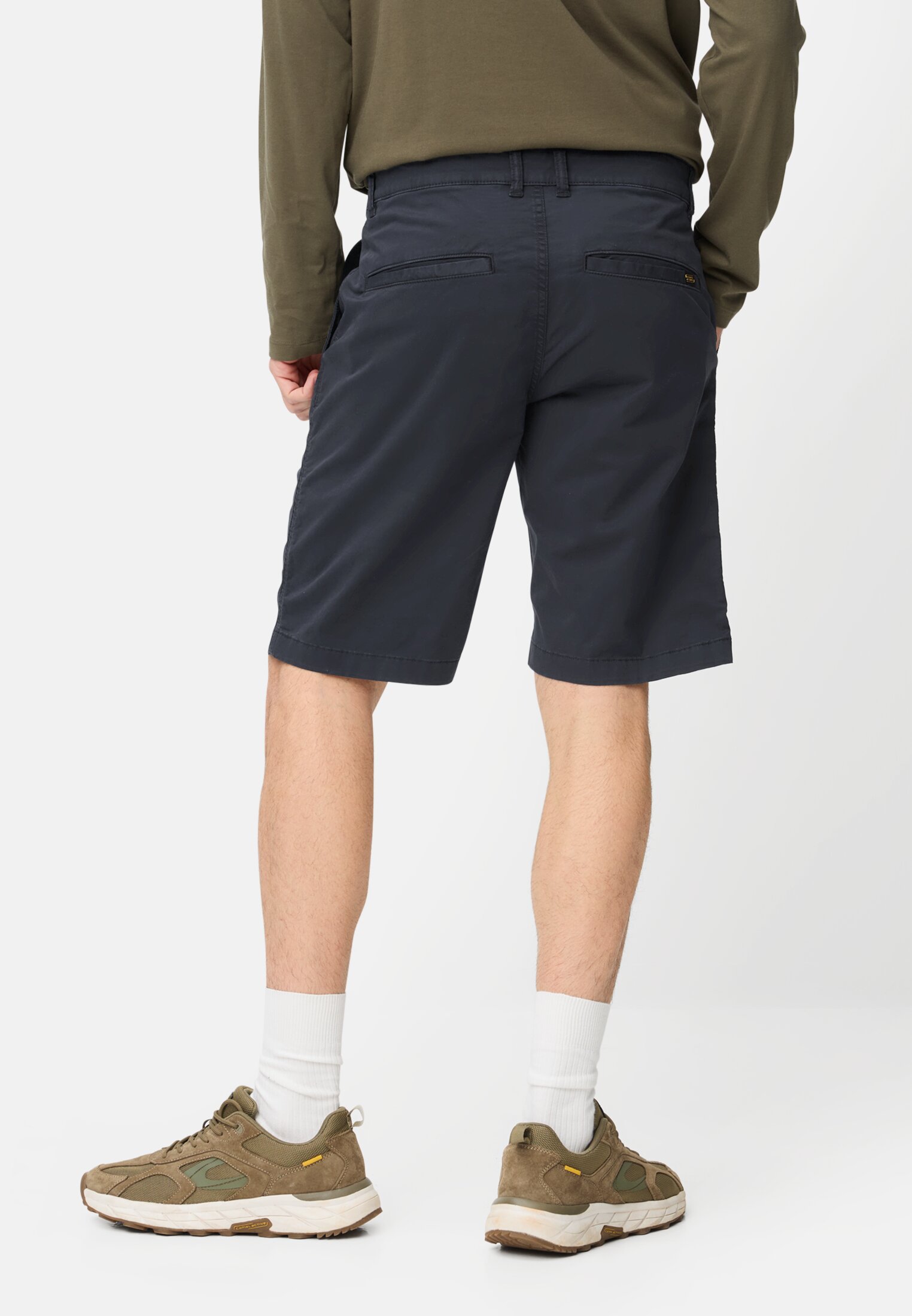 Men Bermuda shorts with zipper Dark Blue worn back