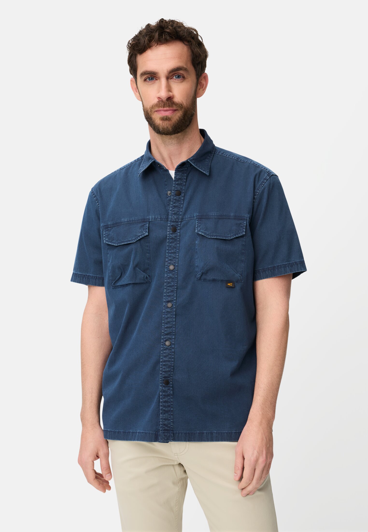 Men Shirt with flap pockets Indigo Blue worn front