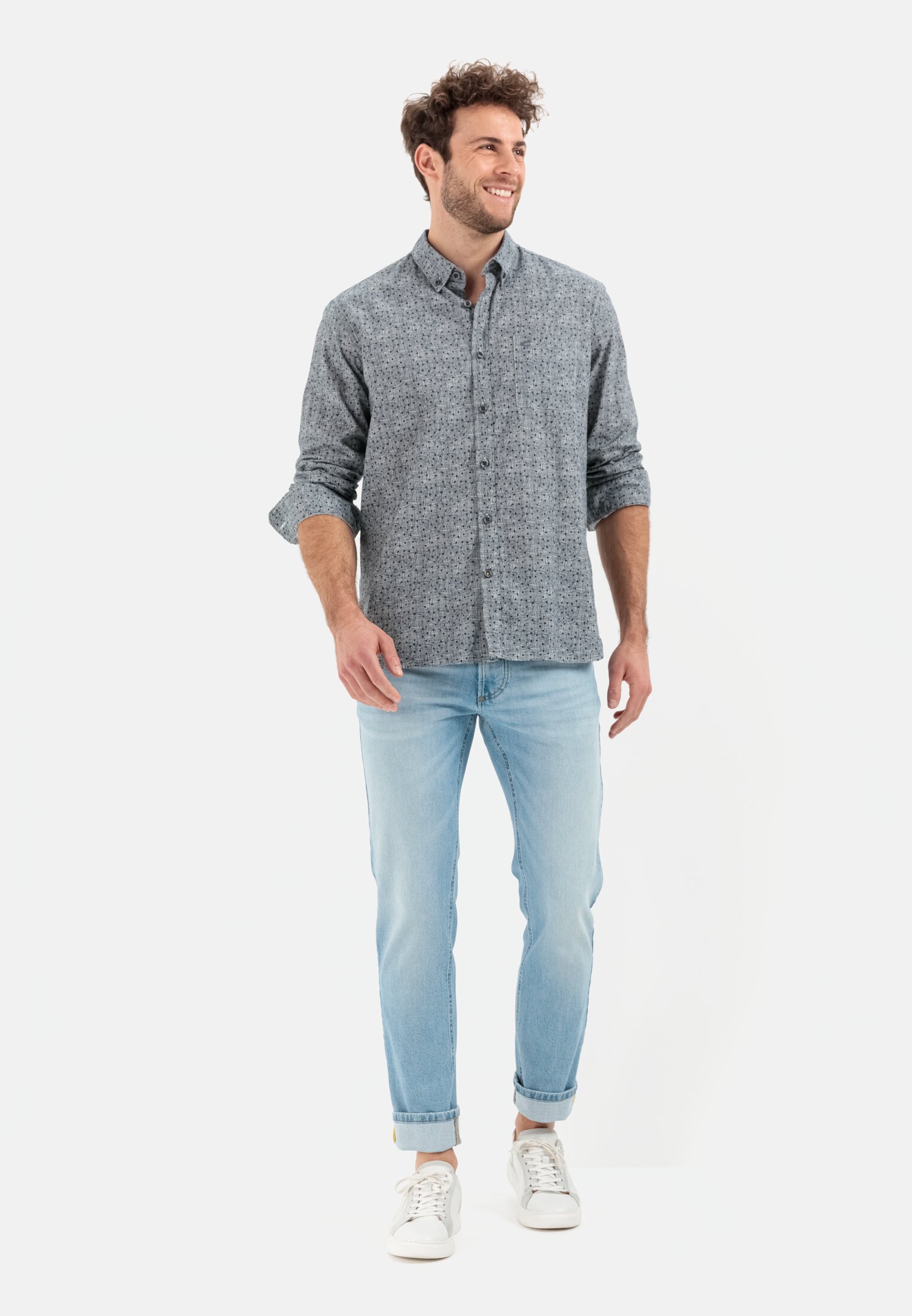 Men Casual shirt with allover print in cotton Blue worn front full body