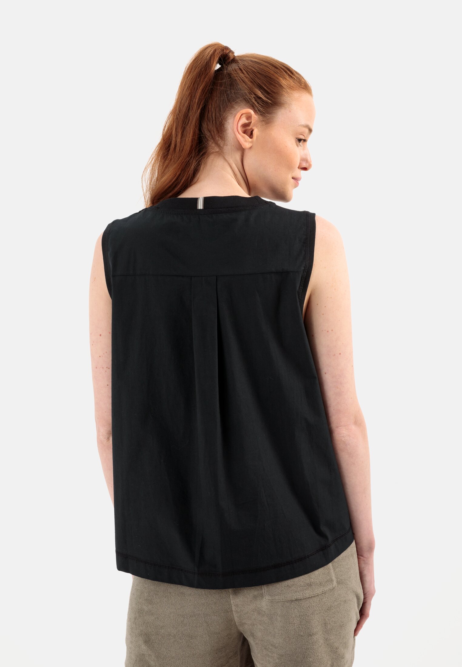 Women Sleeveless T-shirt with chest pocket Black worn back