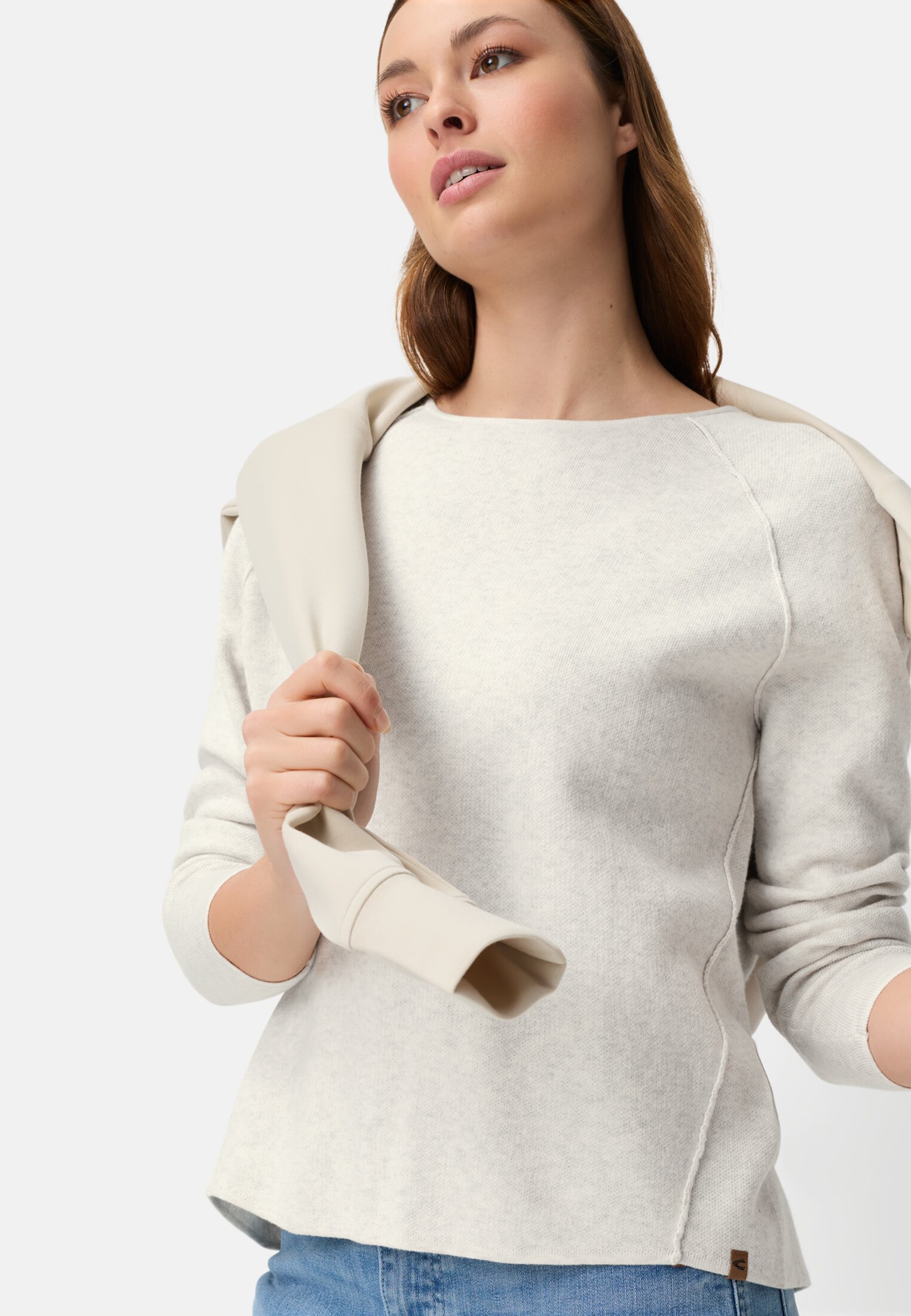 Women Knit sweater with crew neck Pearl White worn emotional