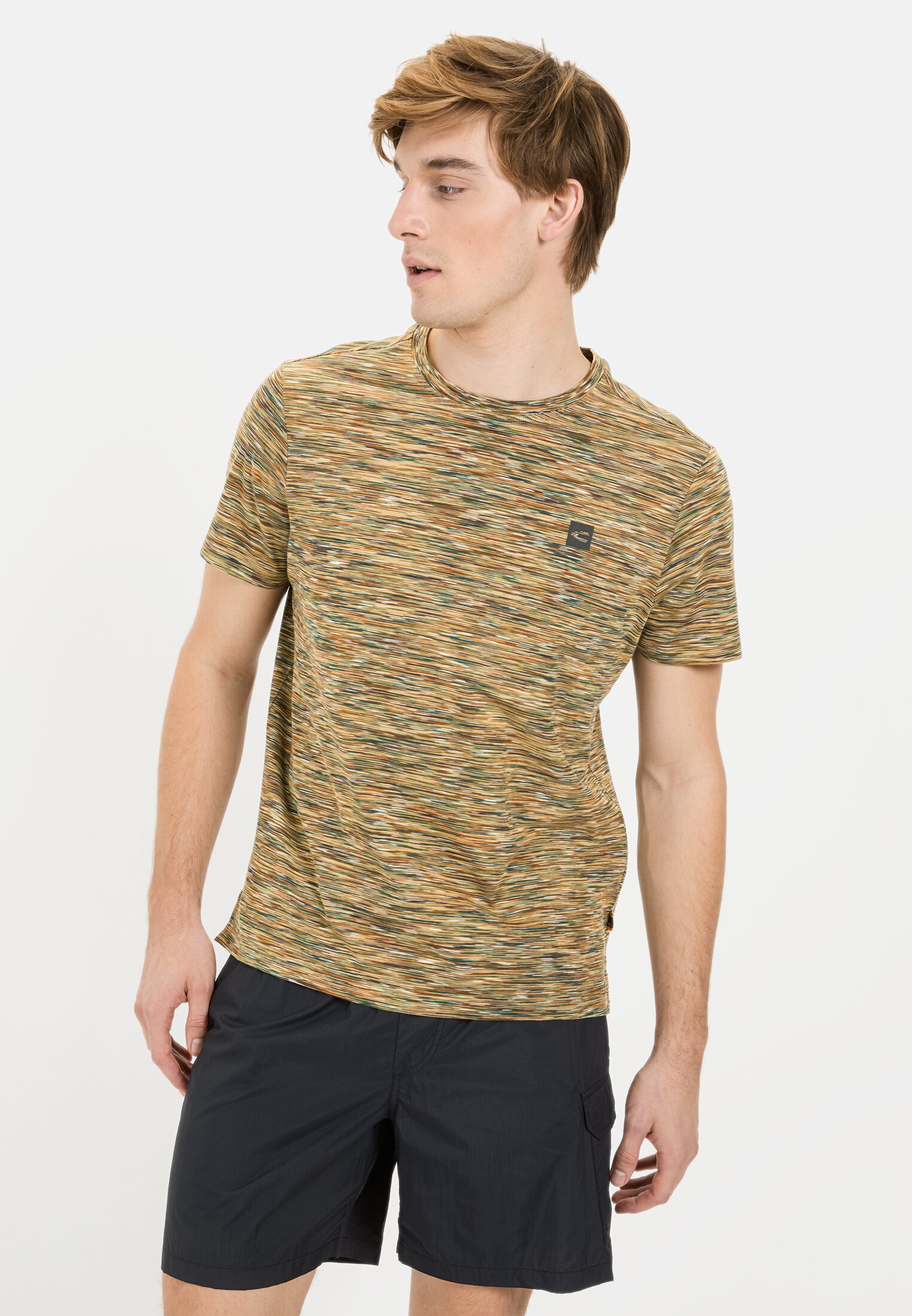 Herren Kurzarmshirt mit geripptem Kragen Grün getragen vorn