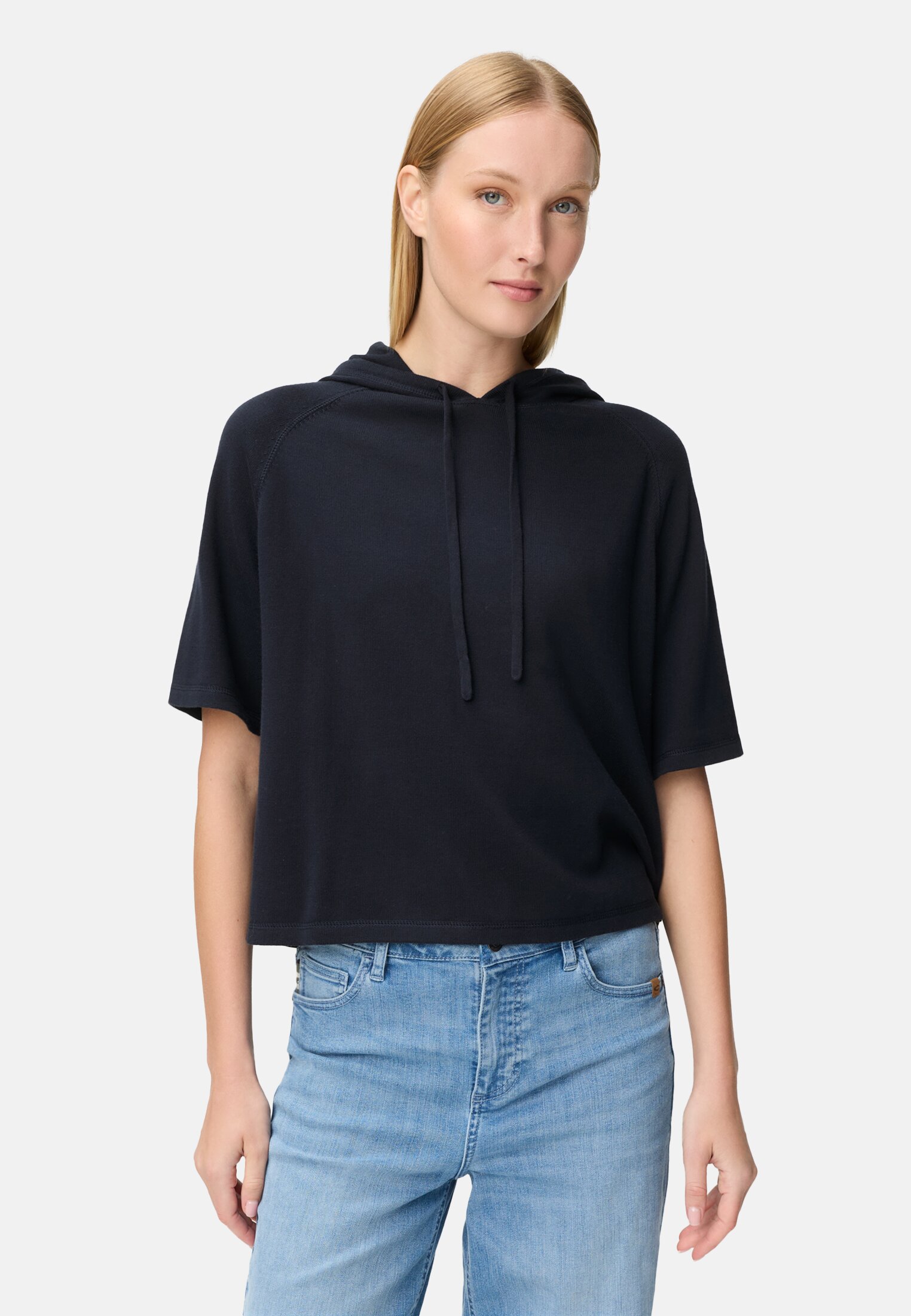 Damen Kurzarm Strickpullover mit Kapuze Dunkelblau getragen vorn