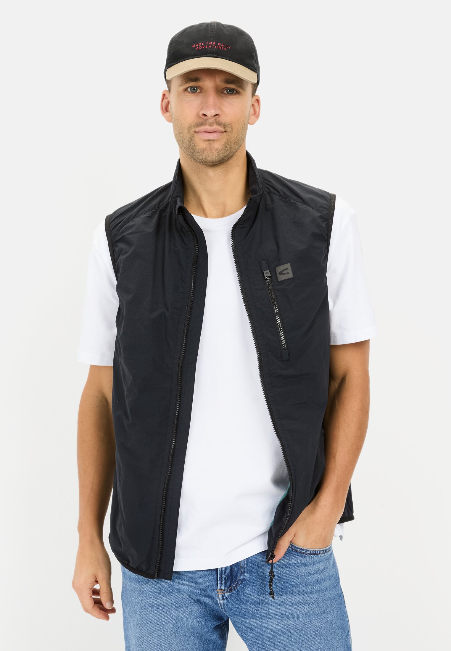 Men Outdoor vest with elastic inserts Dark blue worn front