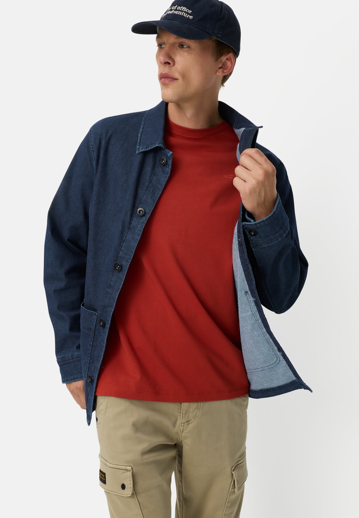 Herren Jeansovershirt mit Hemdkragen Indigoblau getragen emotional
