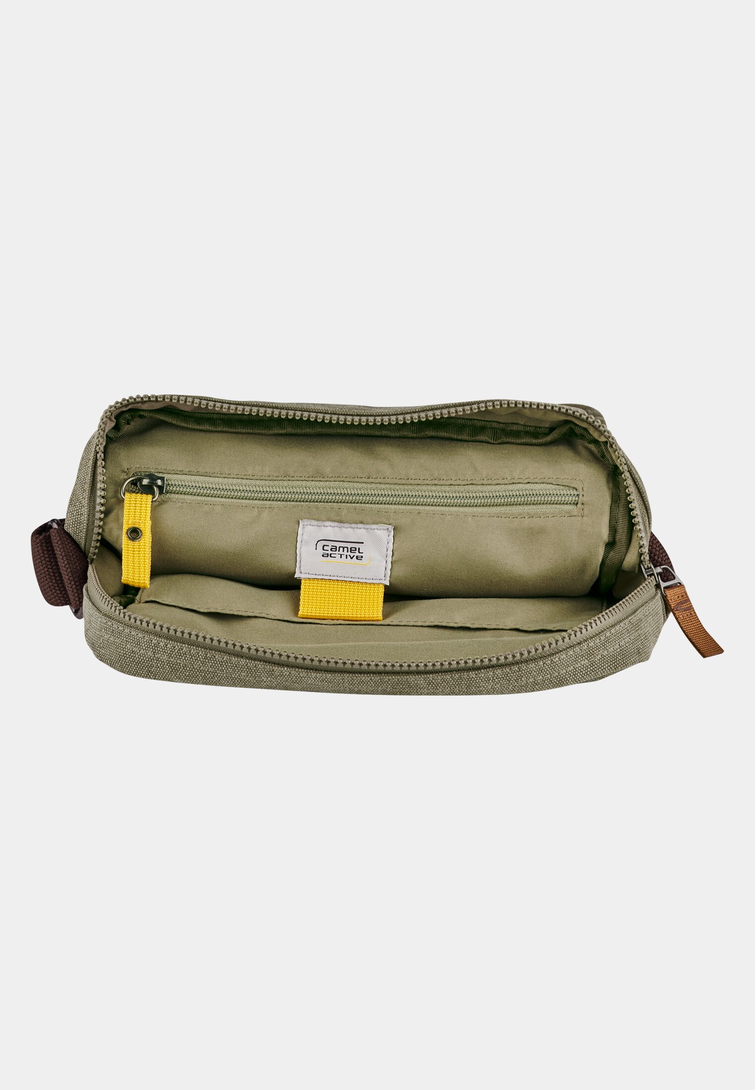 MI_010330-0000-35_3G-00 Herren AIR Cross Bag aus Canvas Khaki vorne nah