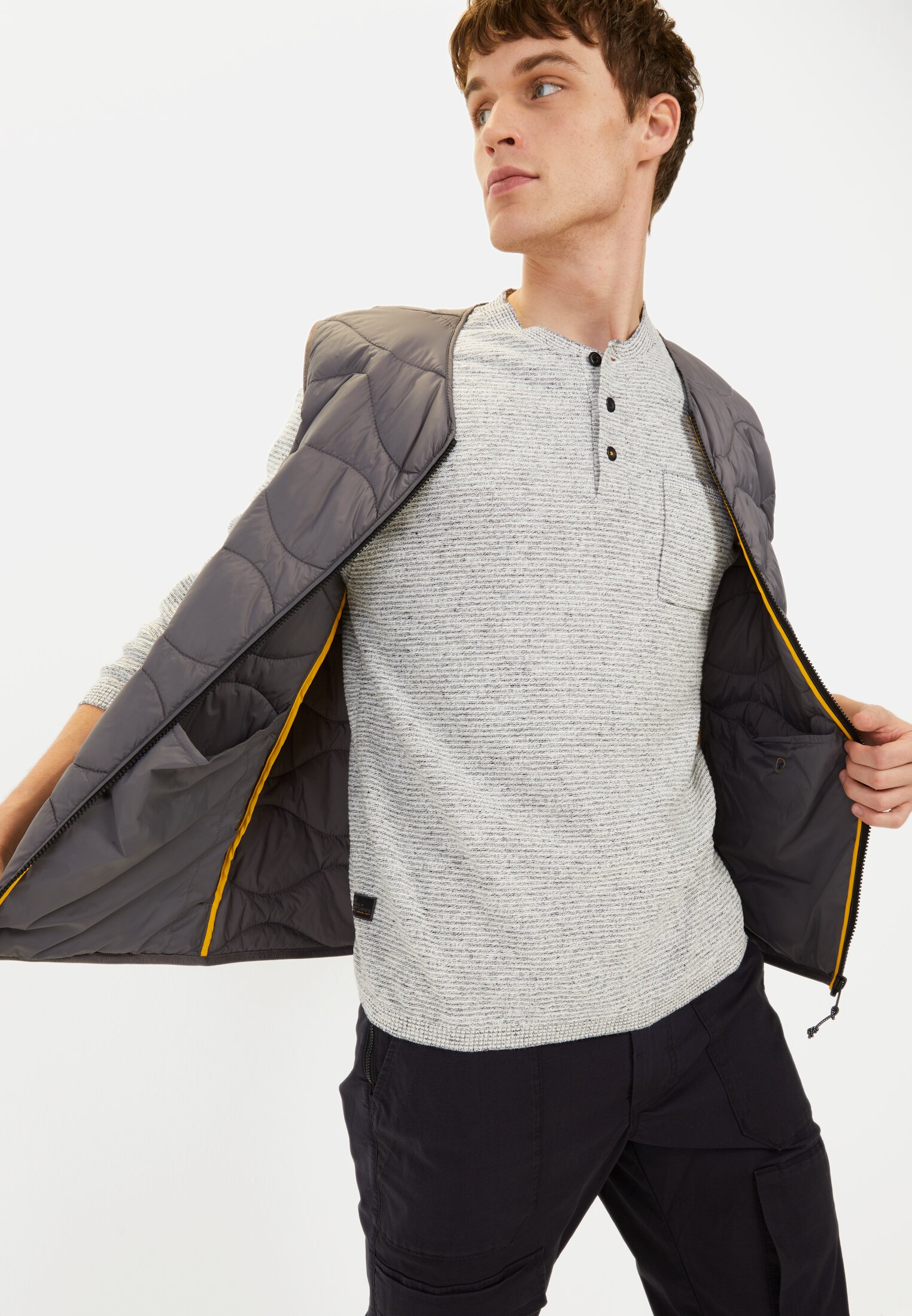 Men Henley long-sleeve shirt made from a cotton blend Grey worn emotional