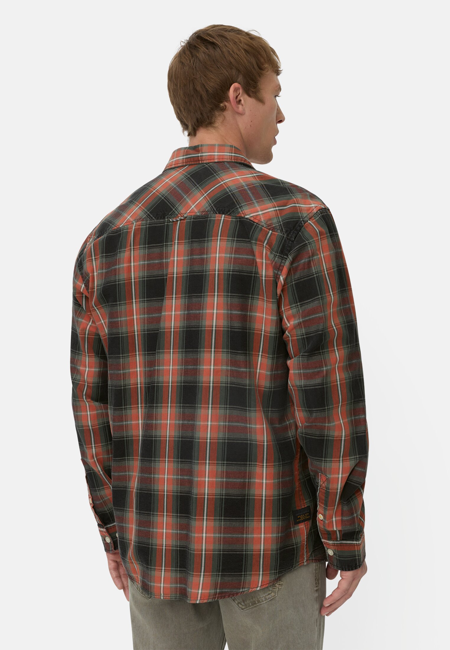Heren Shirt met lange mouwen en borstzakken Kaneel gedragen achter