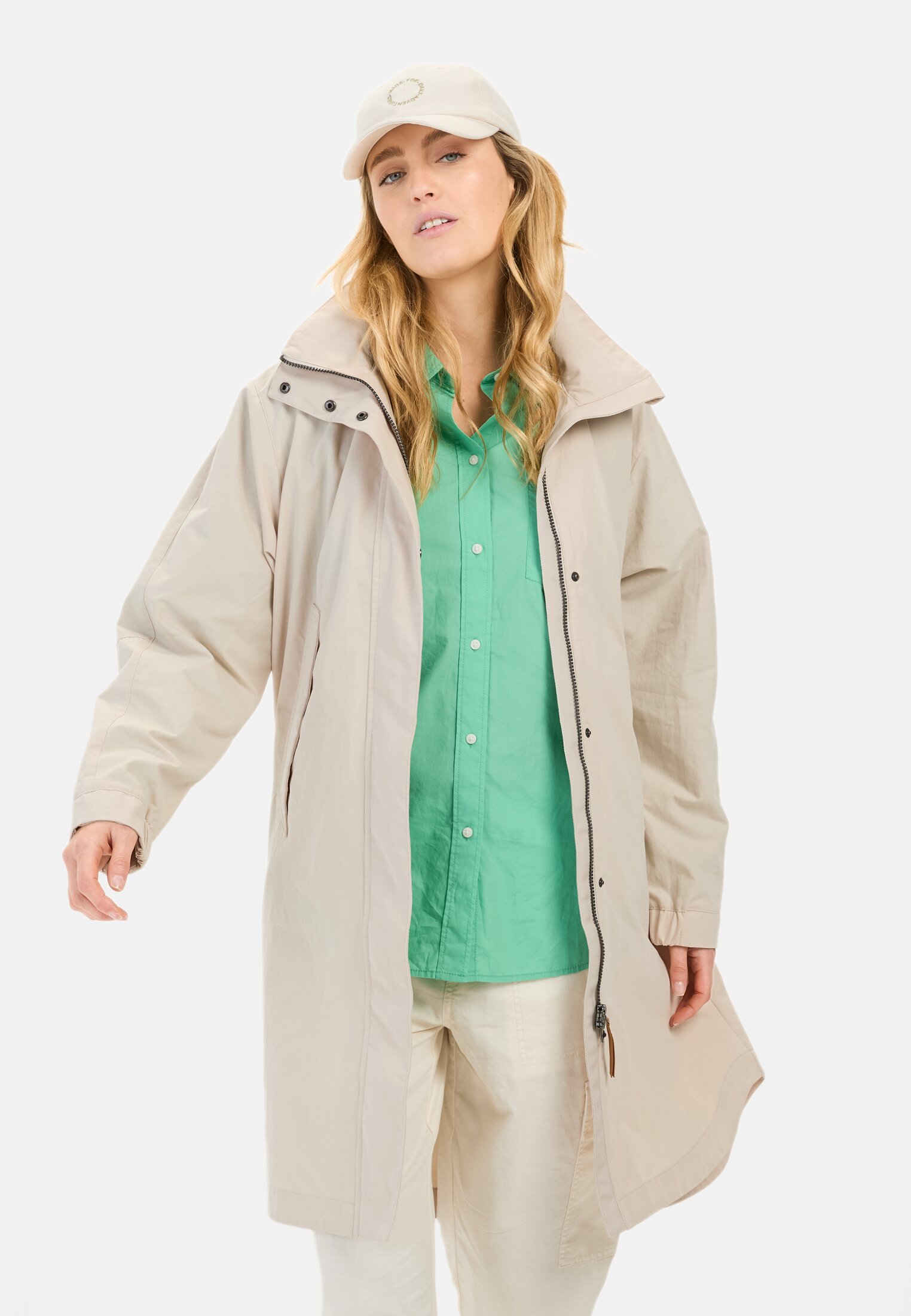 Women Coat with integrated hood Sand worn front