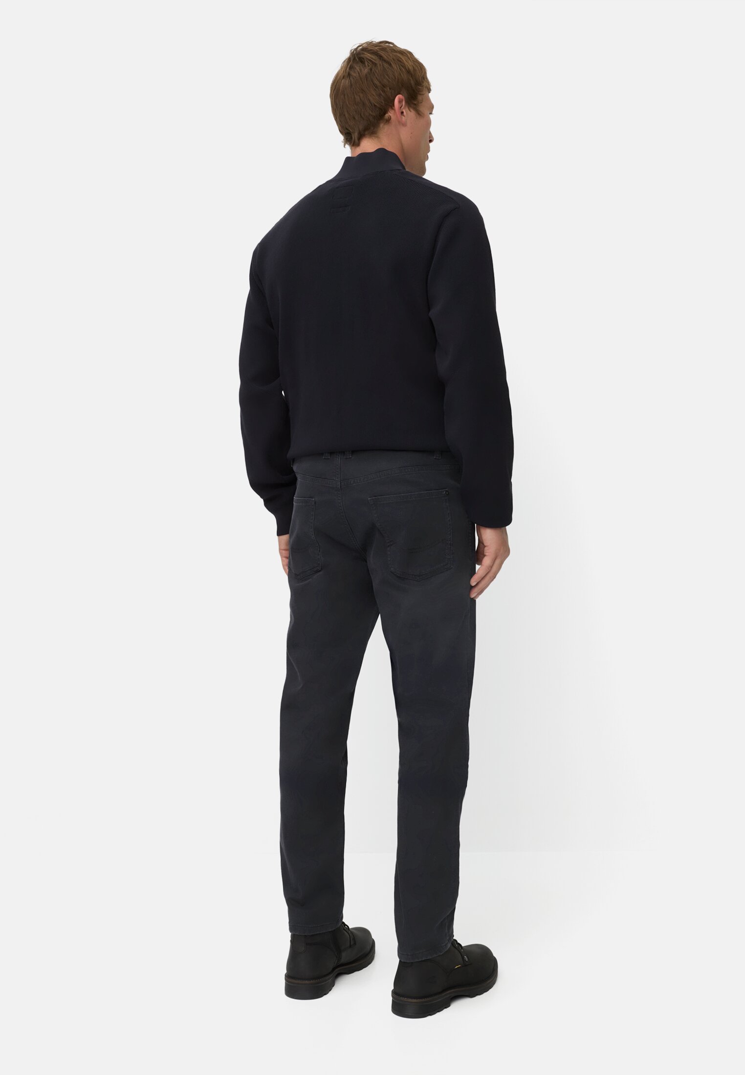 Heren Regular fit 5-pocket thermobroek Marineblauw gedragen achter
