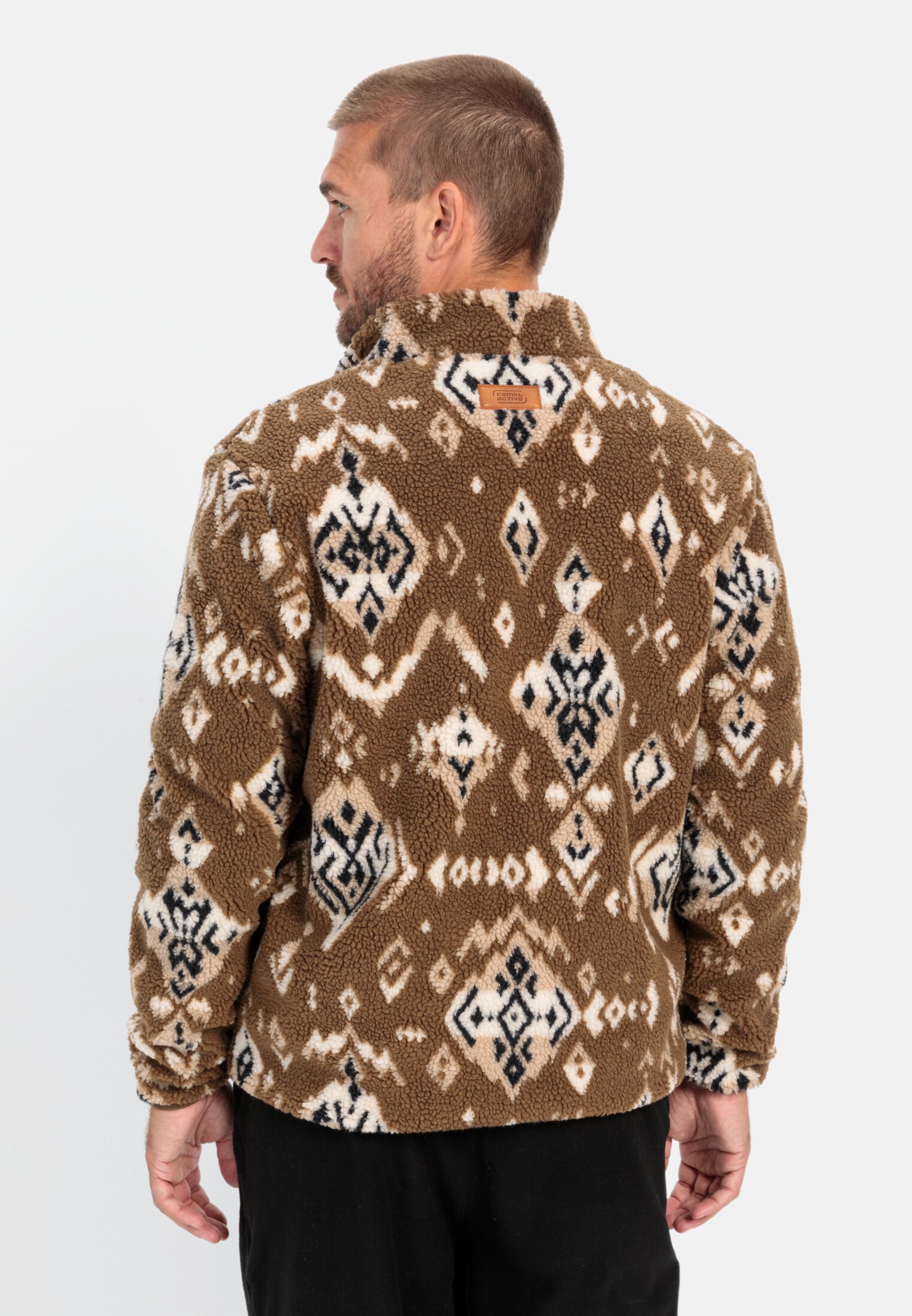 Men Fleece jacket with stand-up collar Brown worn back