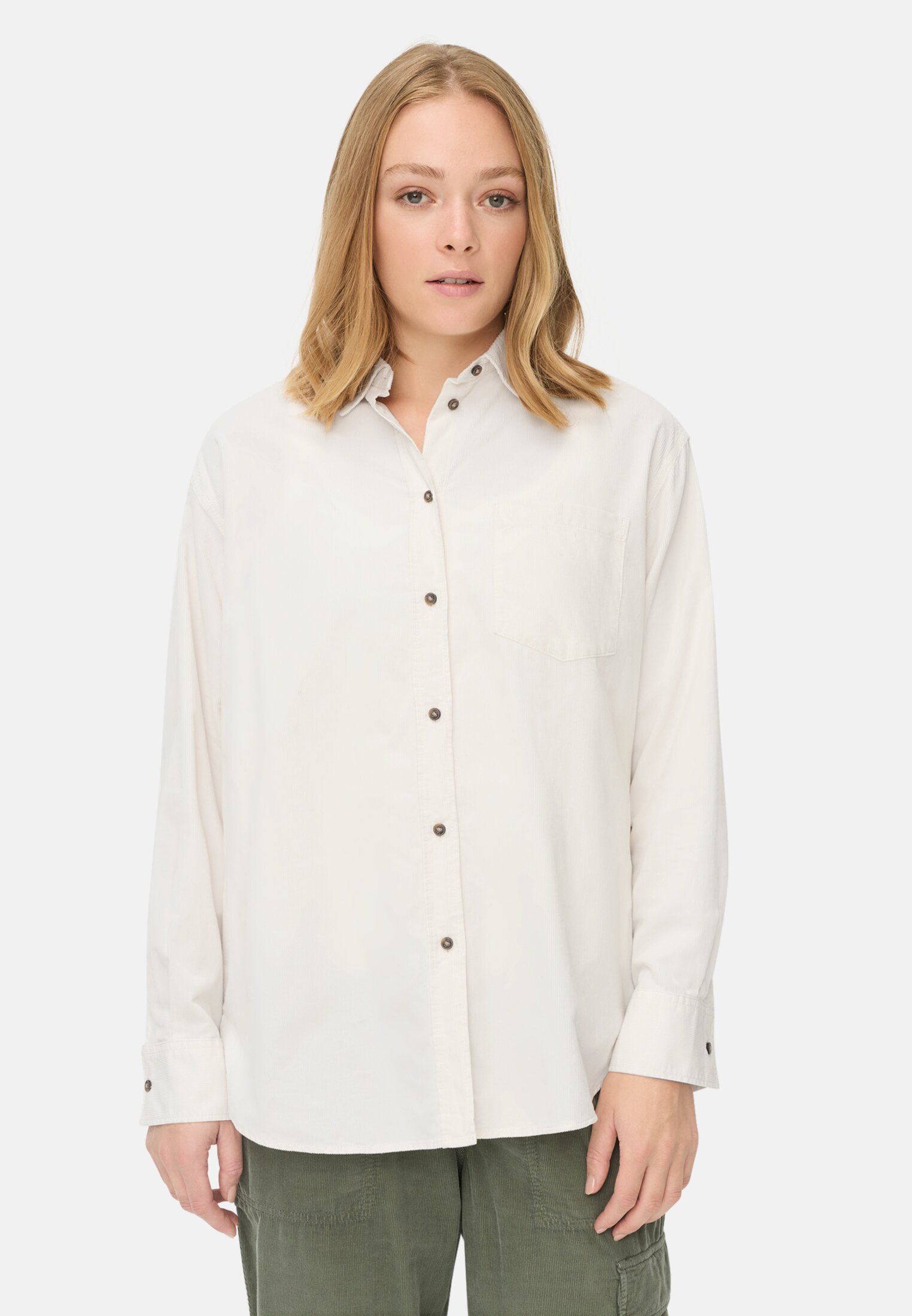 camelactive_Bluse_Milk_White_309794-6S02-01_M0 Women Blouse with chest pocket Milk white worn front
