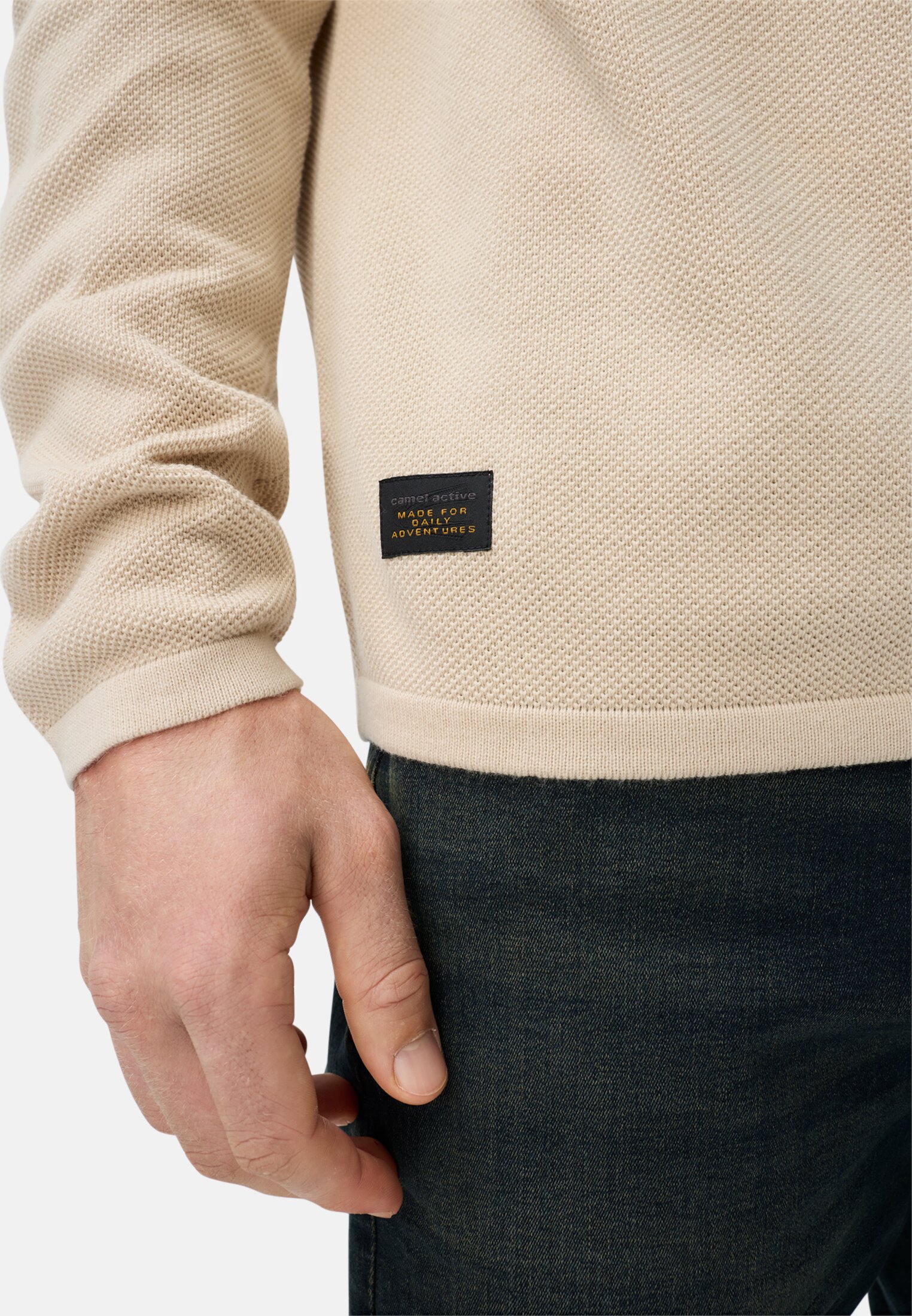 Men Pullover made of cotton Oats worn detail close