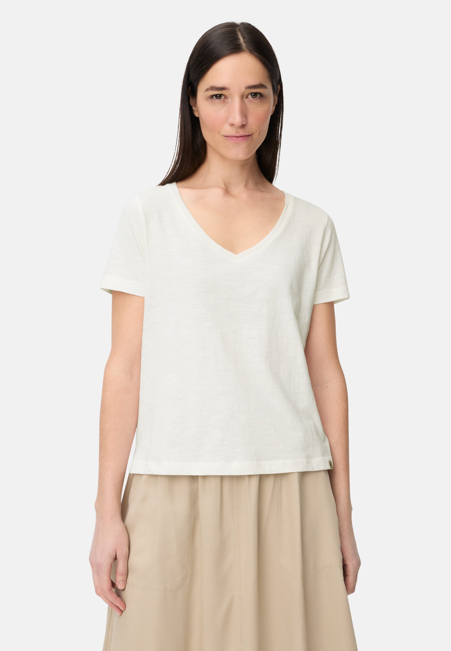 Women T-shirt made from 100% cotton Milk White worn front